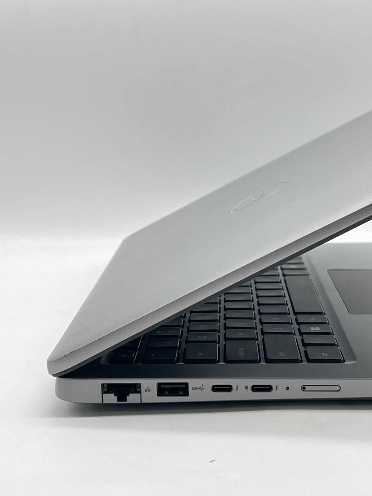 Dell Latitude 5450 13" Ultra 5 135U 16GB RAM 256GB SSD Gray - Used