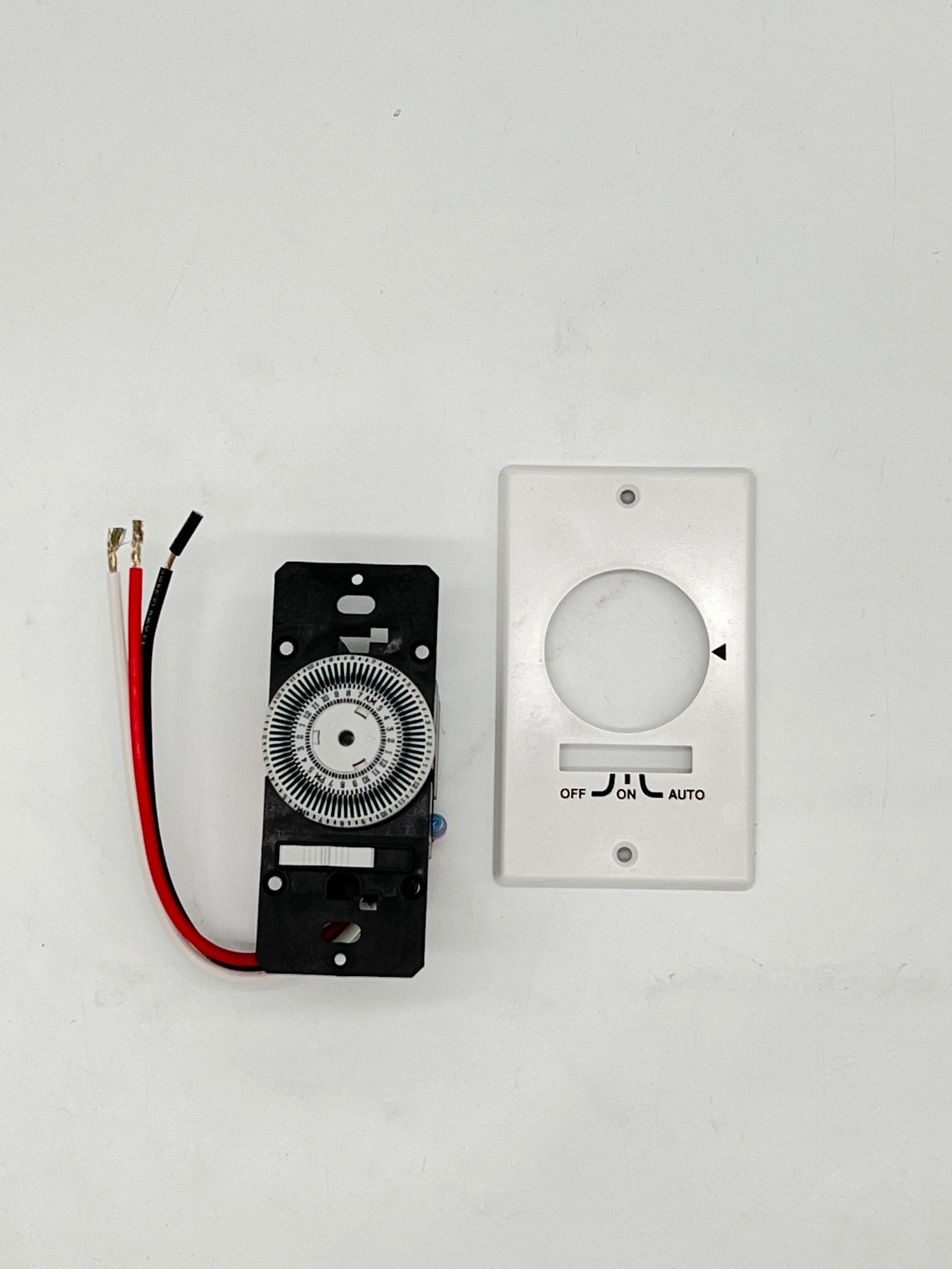 Intermatic IW700K White Timer Wall Switch 1350W Programmable Indoor-Used with box
