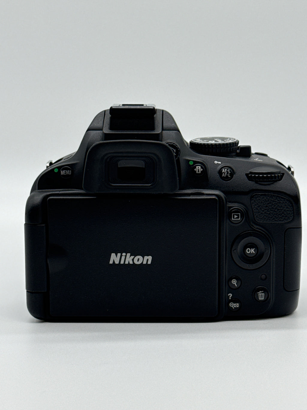 Nikon D5100 DSLR Camera 3.1x Optical Zoom 16.2MP Black with 18-55mm AF-S DX VR Lens