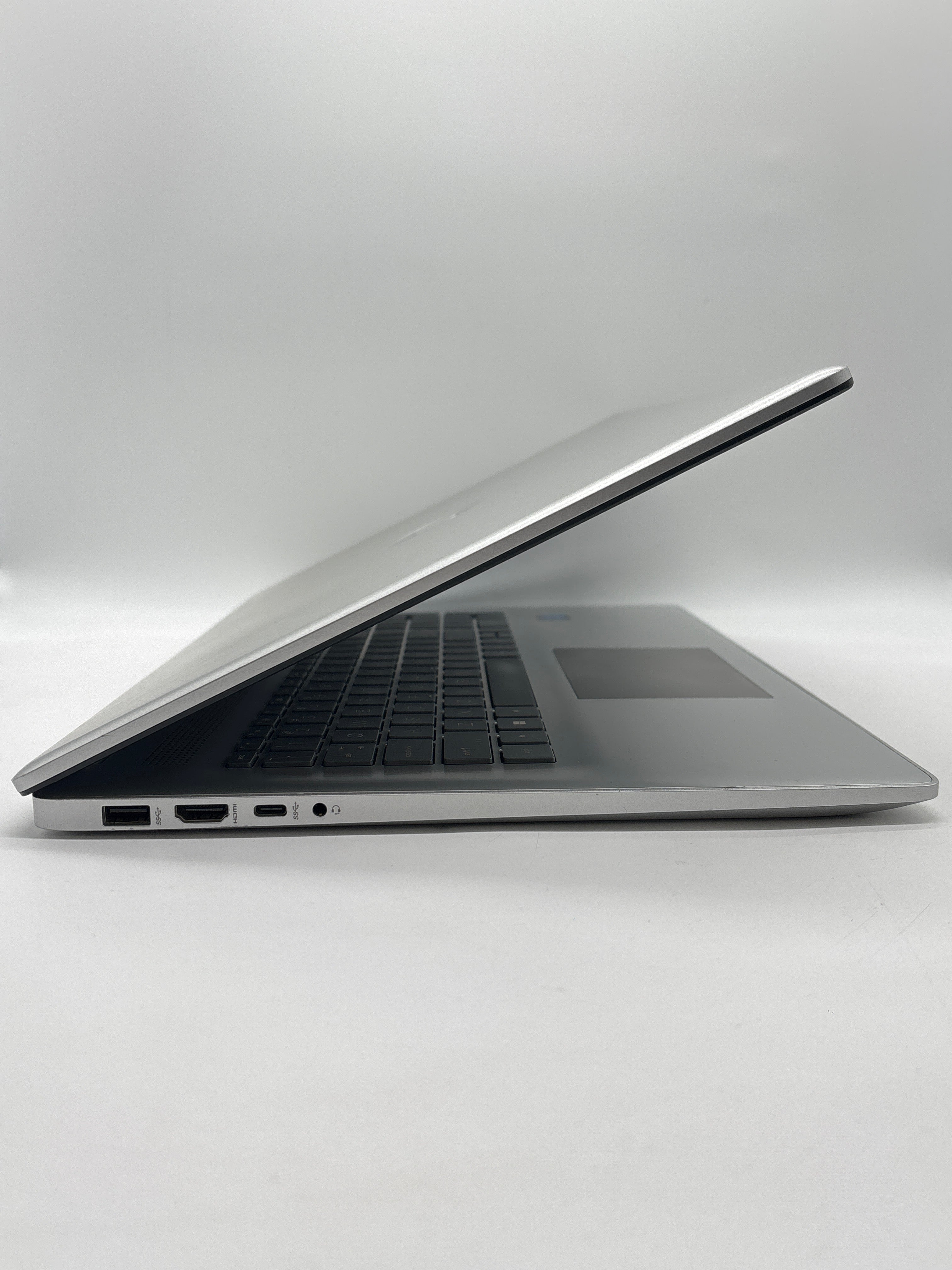 HP 17-cn0001tg Pentium N5030 8GB RAM 128GB SSD