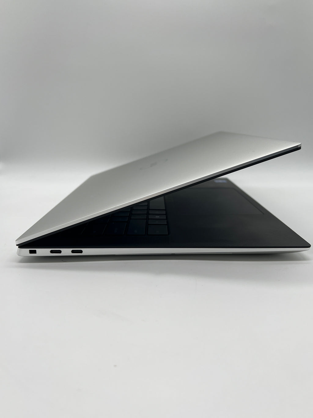 Dell XPS 15 9510 i7 16GB RAM  512GB SSD GeForce RTX 3050 Ti Black