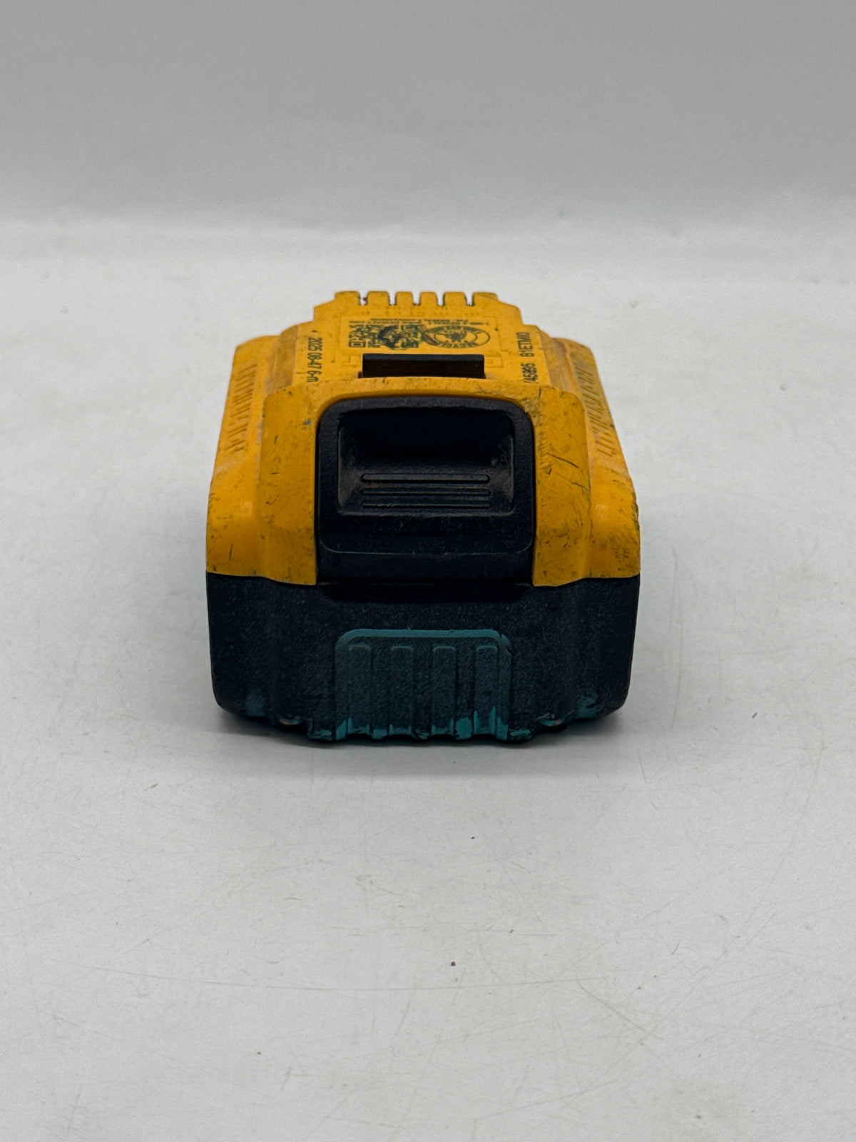 DeWalt DCB205 20V MAX 5Ah Battery - Used
