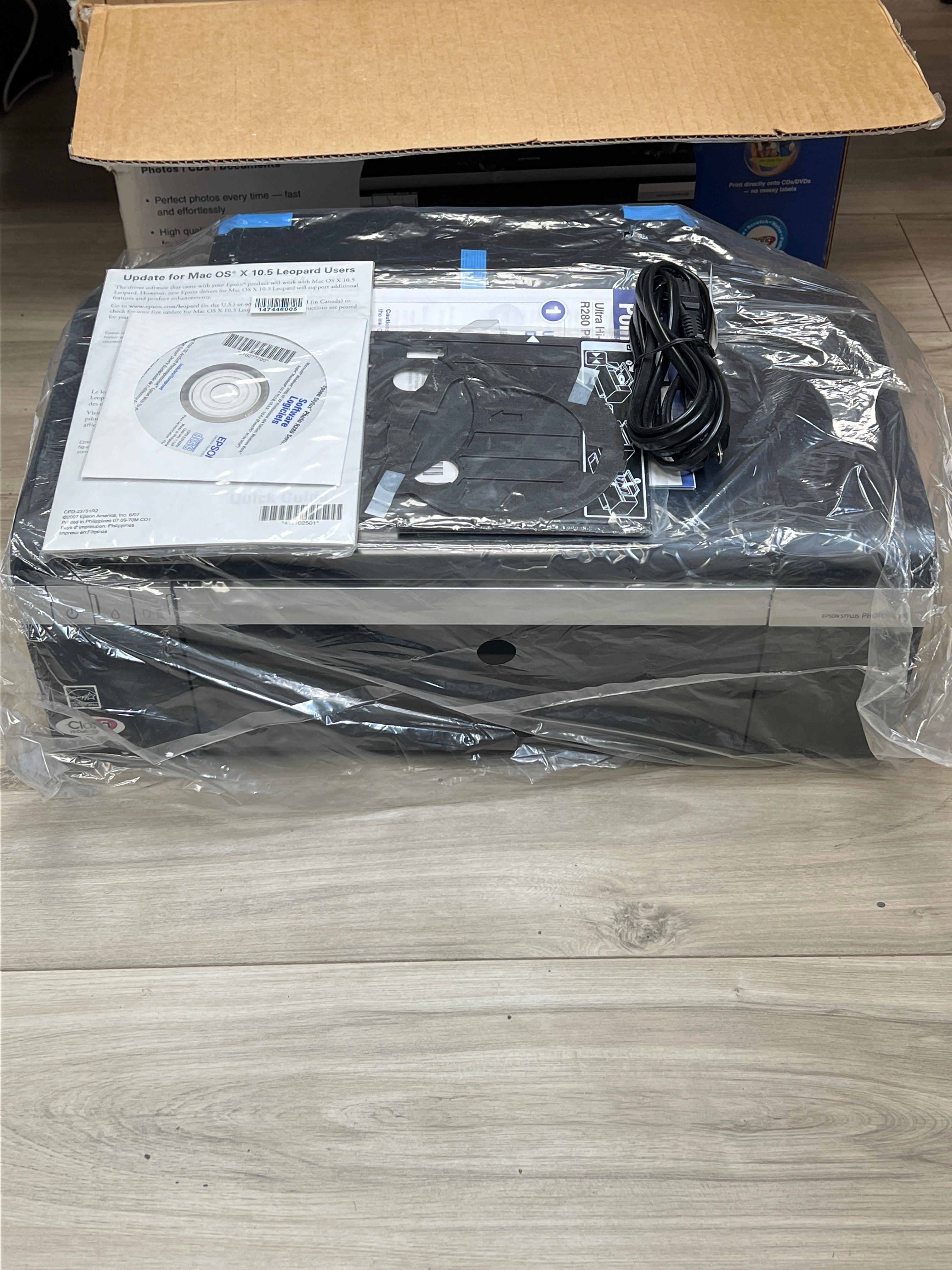 Epson R280 Photo Printer Ultra High Definition - New Open Box