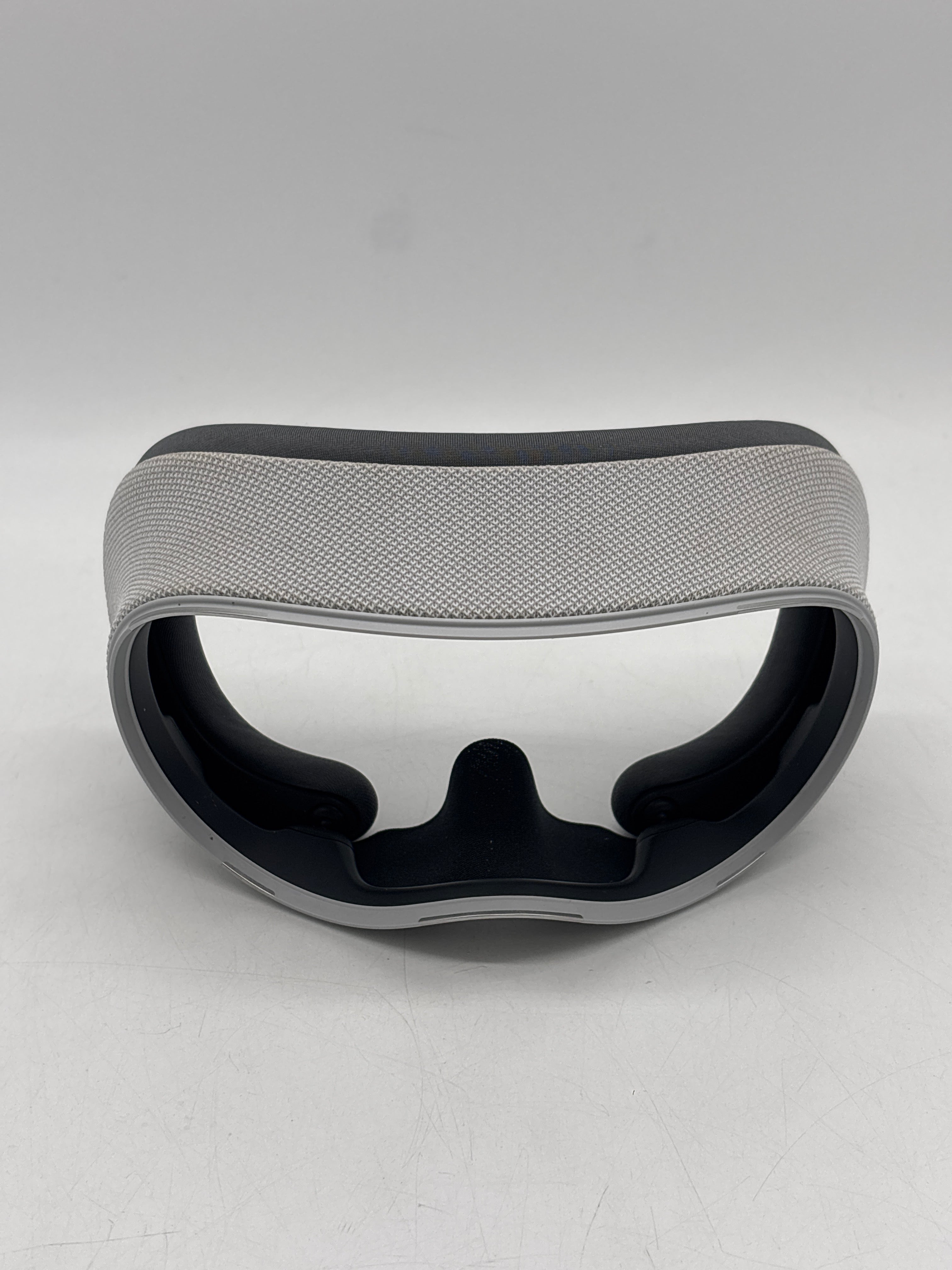 Apple Vision Pro 256 GB Standalone VR Headset White WiFi