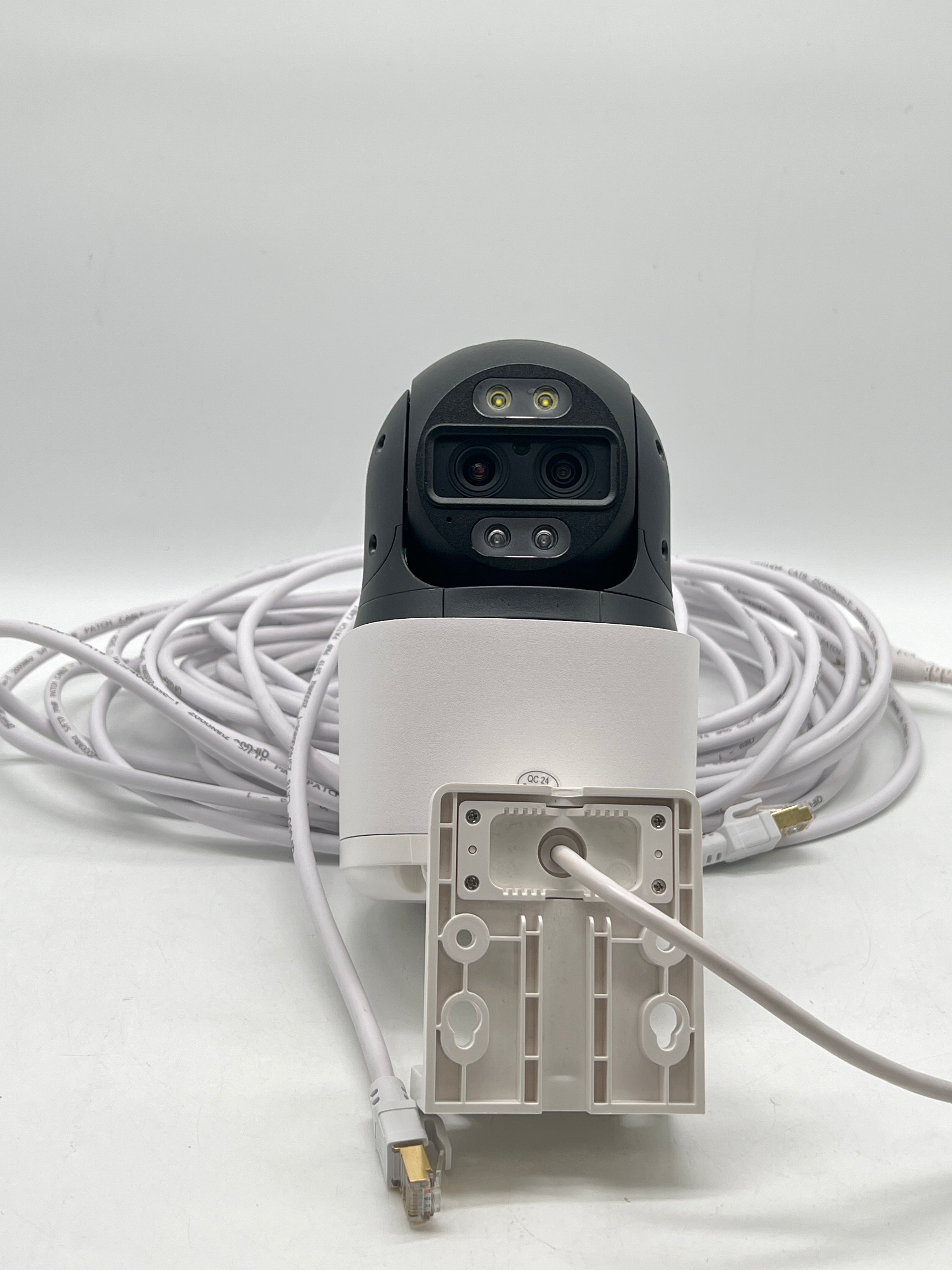 REOLINK TRACKMIX P760 4K 8MP DUAL-LENS POE PTZ OUTDOOR SECURITY CAMERA