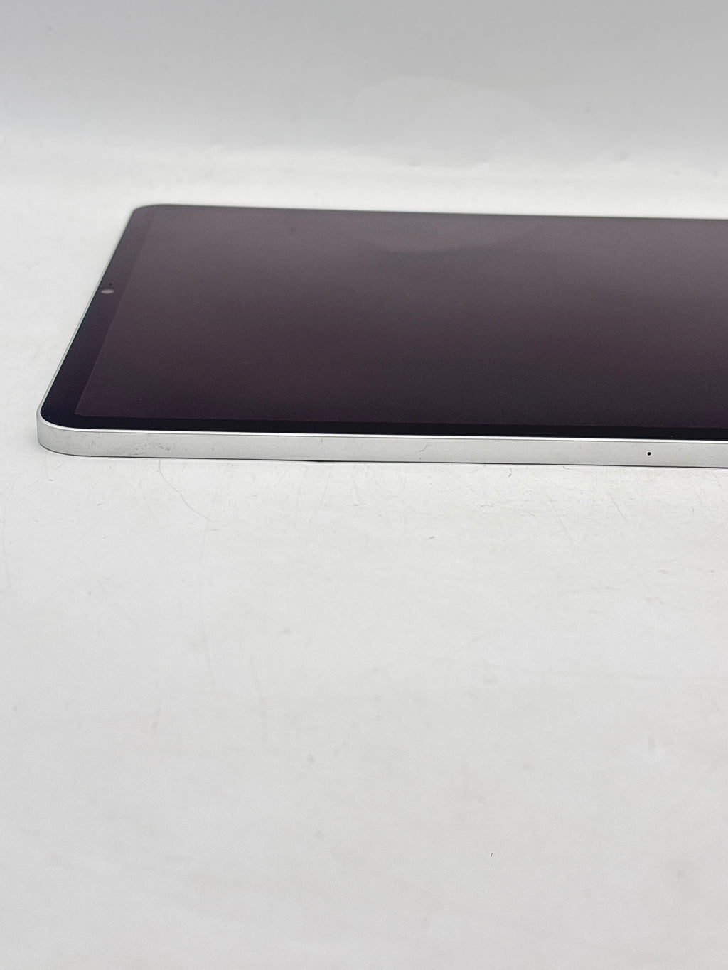 Apple iPad Pro 12.9 6th Gen A2436 128GB Wi-Fi Only Silver READ