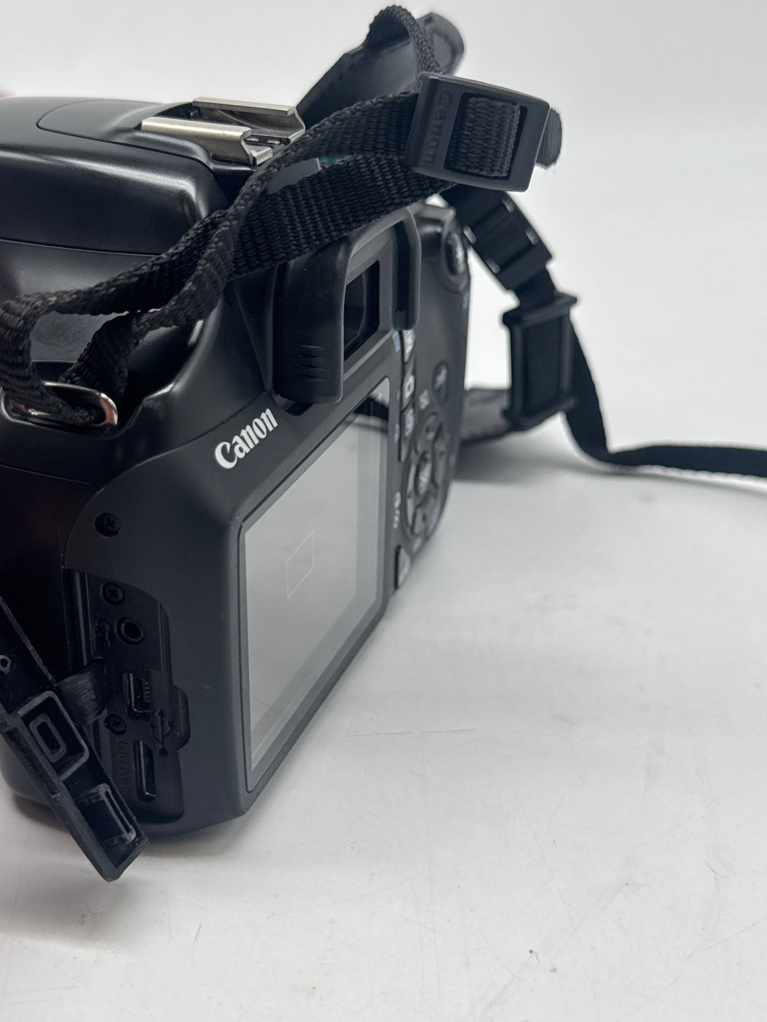 Canon EOS Rebel T3 Digital SLR Camera Black Used