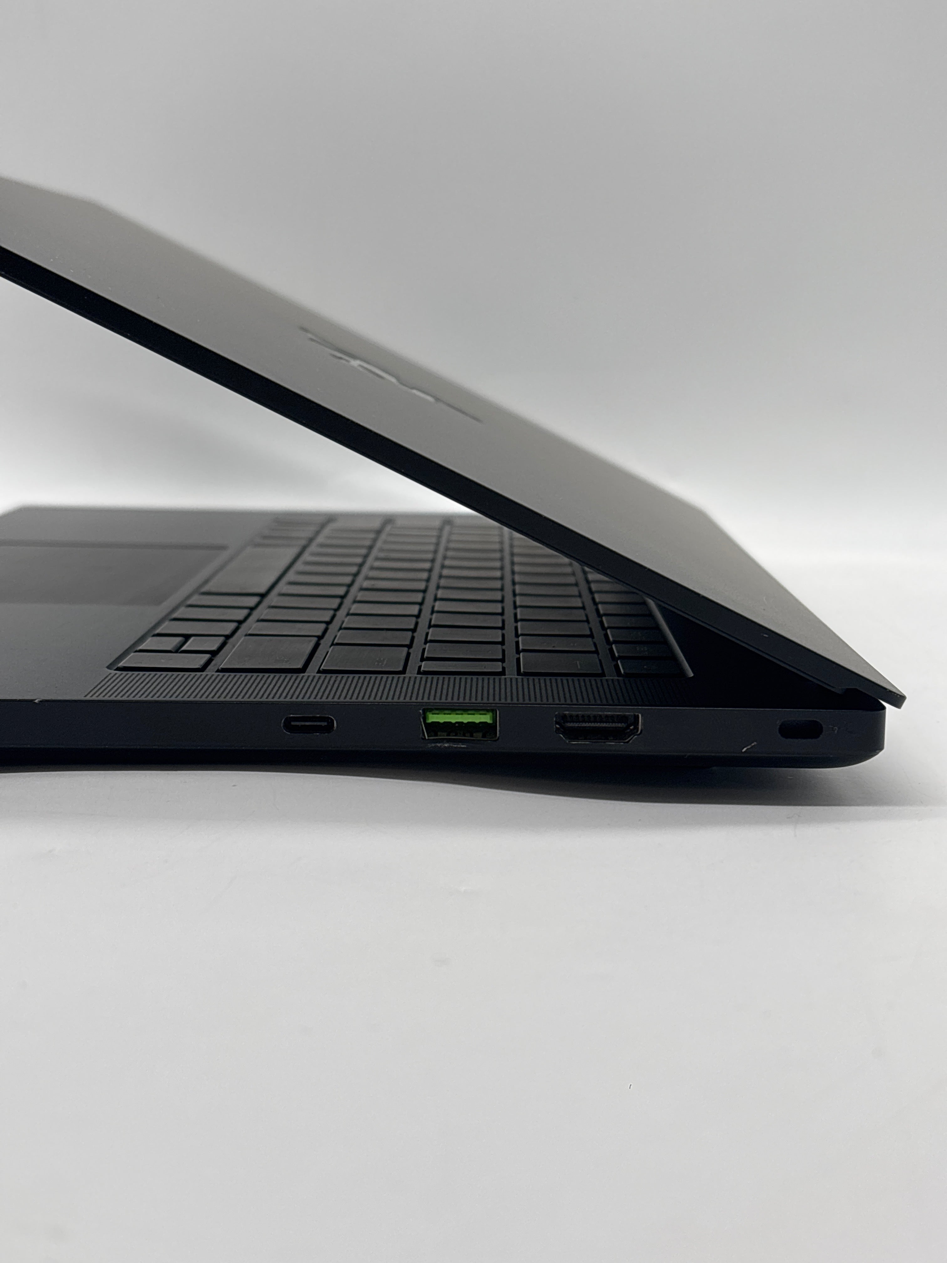 Razer Blade 14 RZ09-0427 Ryzen 9 6900HX 16GB RAM 1TB SSD RTX 3080 Ti