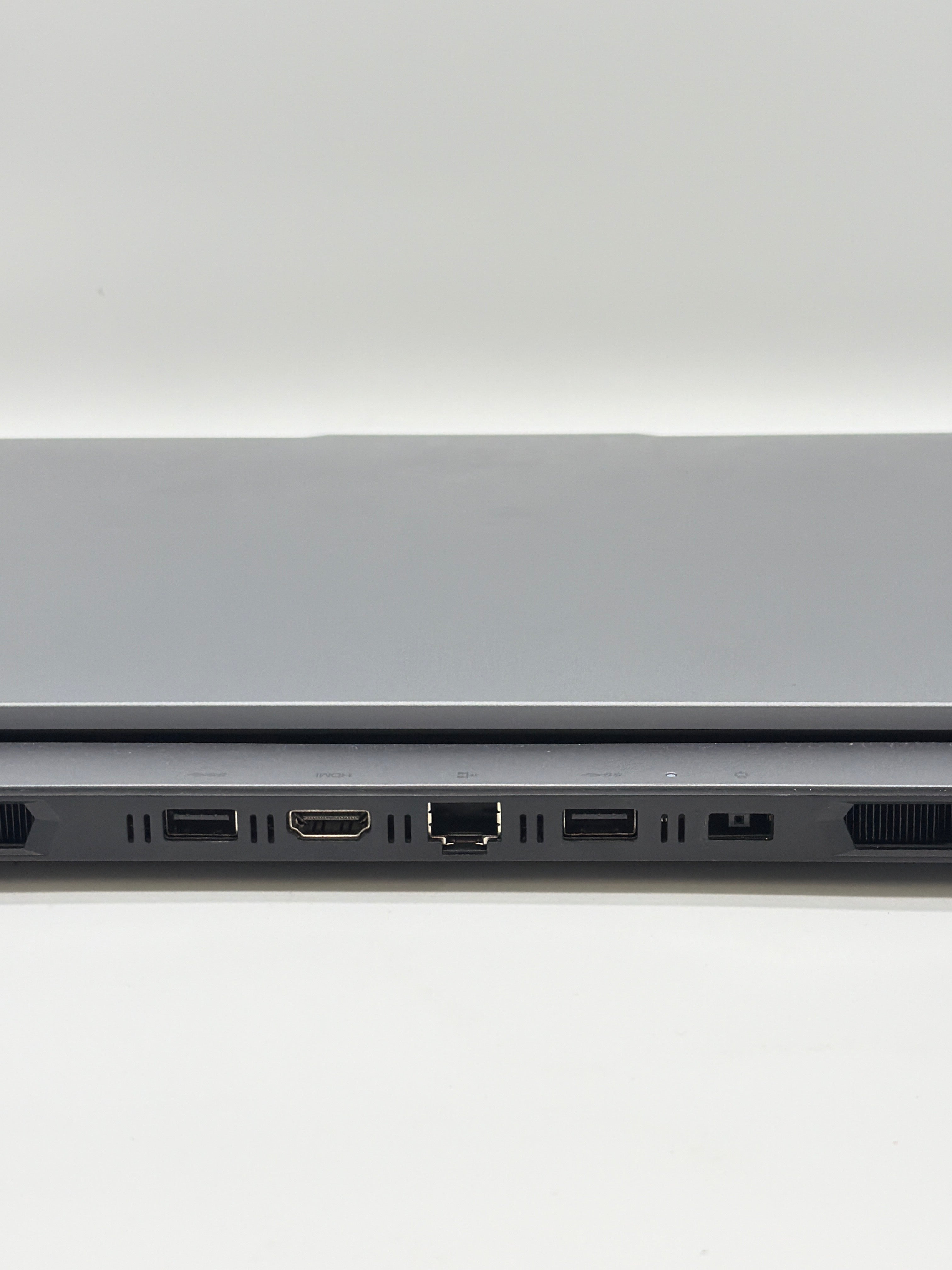 Lenovo LOQ 15ARP9 15.6" Ryzen 5 12GB RAM 512GB SSD RTX 4050 Gray