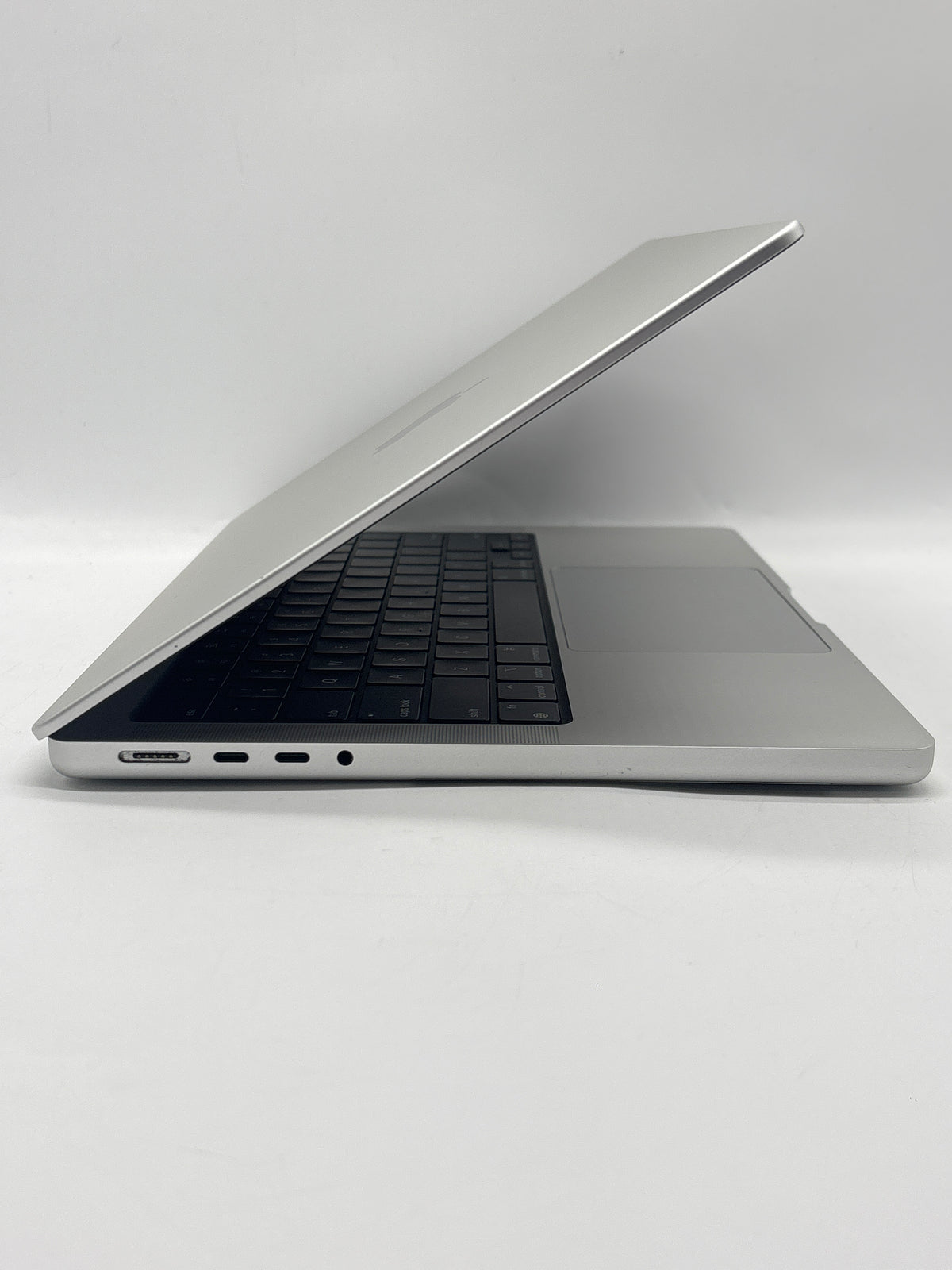 Apple MacBook Pro 14" A2992 Apple M3 Pro 18GB RAM 512GB SSD Silver - Used