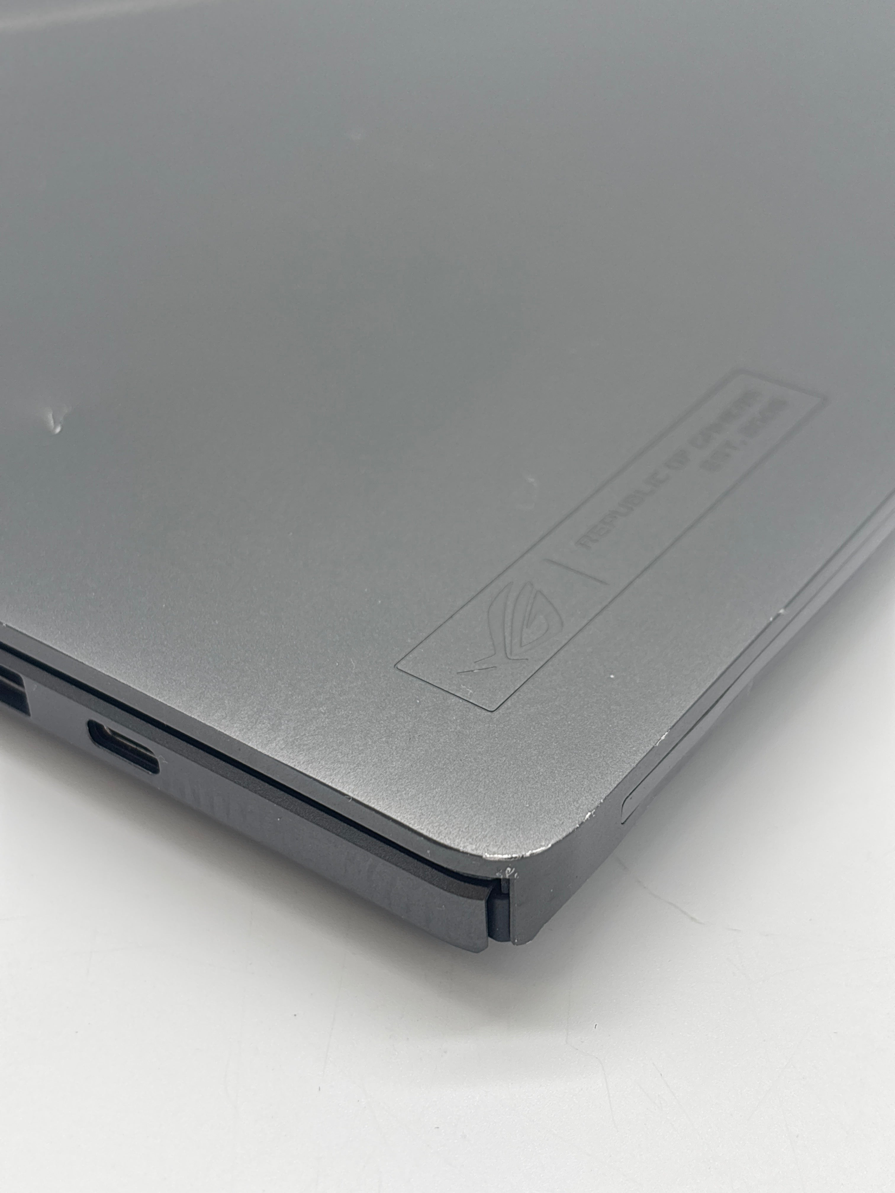 ASUS ROG Zephyrus G16 Ultra 9 285H 32GB RAM 2TB SSD RTX 5080