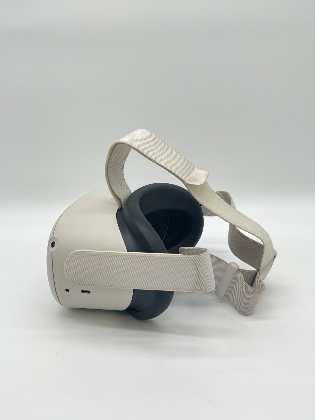 Meta Oculus Quest 2 64GB VR Headset White with Controllers - Used B