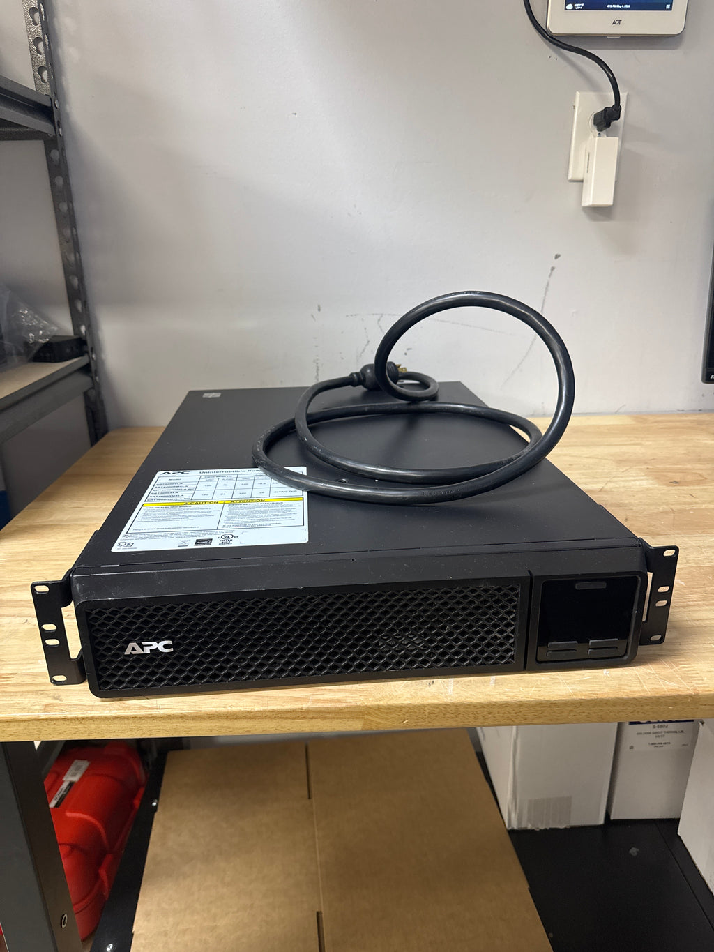 APC SRT2200XLA 2200VA UPS - No Batteries - Black