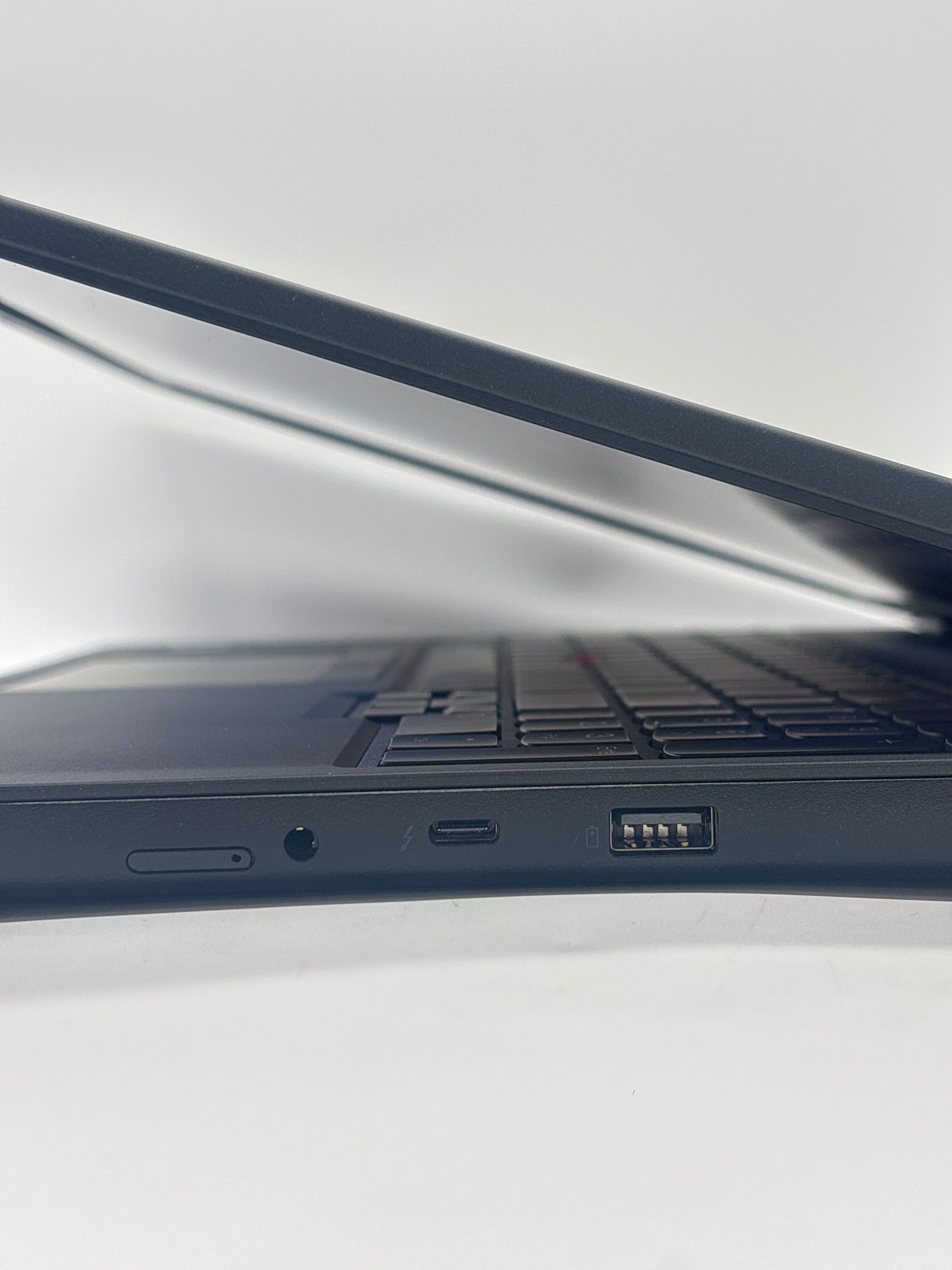 Lenovo ThinkPad P16v Gen 2 Ultra 7 155H 64 GB RAM 1 TB SSD RTX 2000
