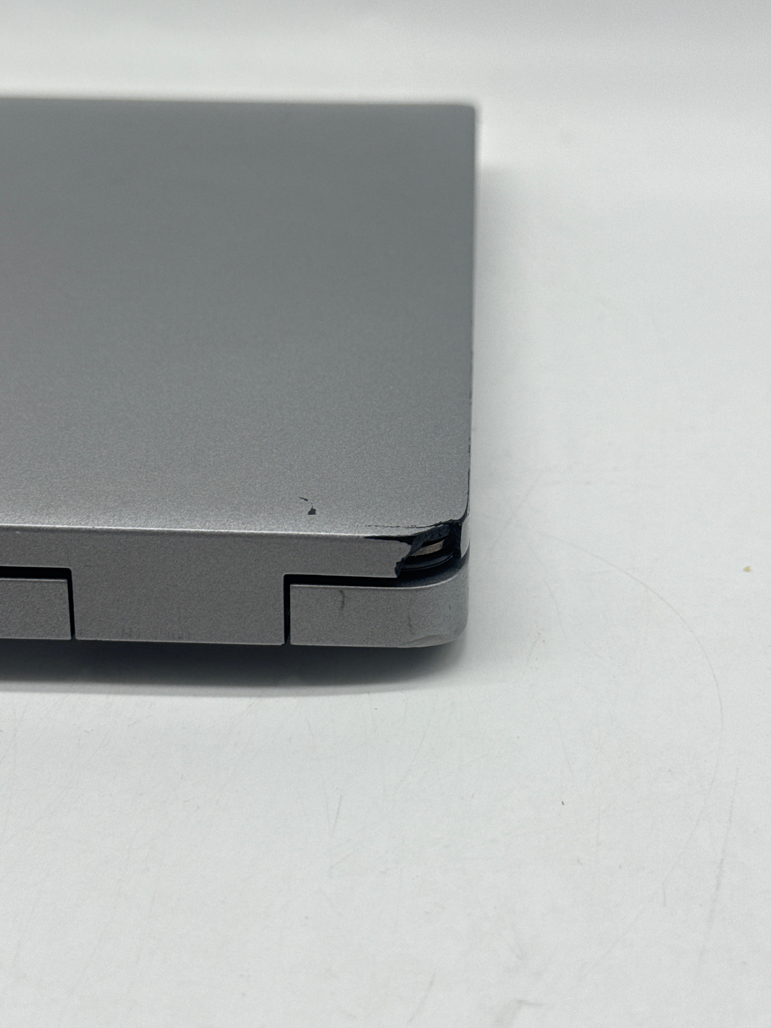 Dell Latitude 5420 i5-1145G7 16GB RAM 256GB SSD - Cracked Corners