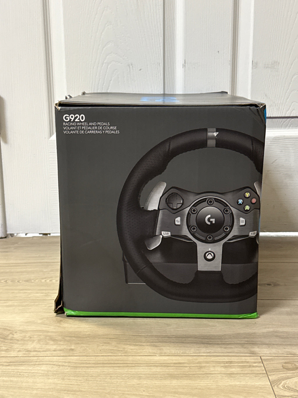 Logitech G920 Racing Wheel and Floor Pedals Xbox One - New in Box