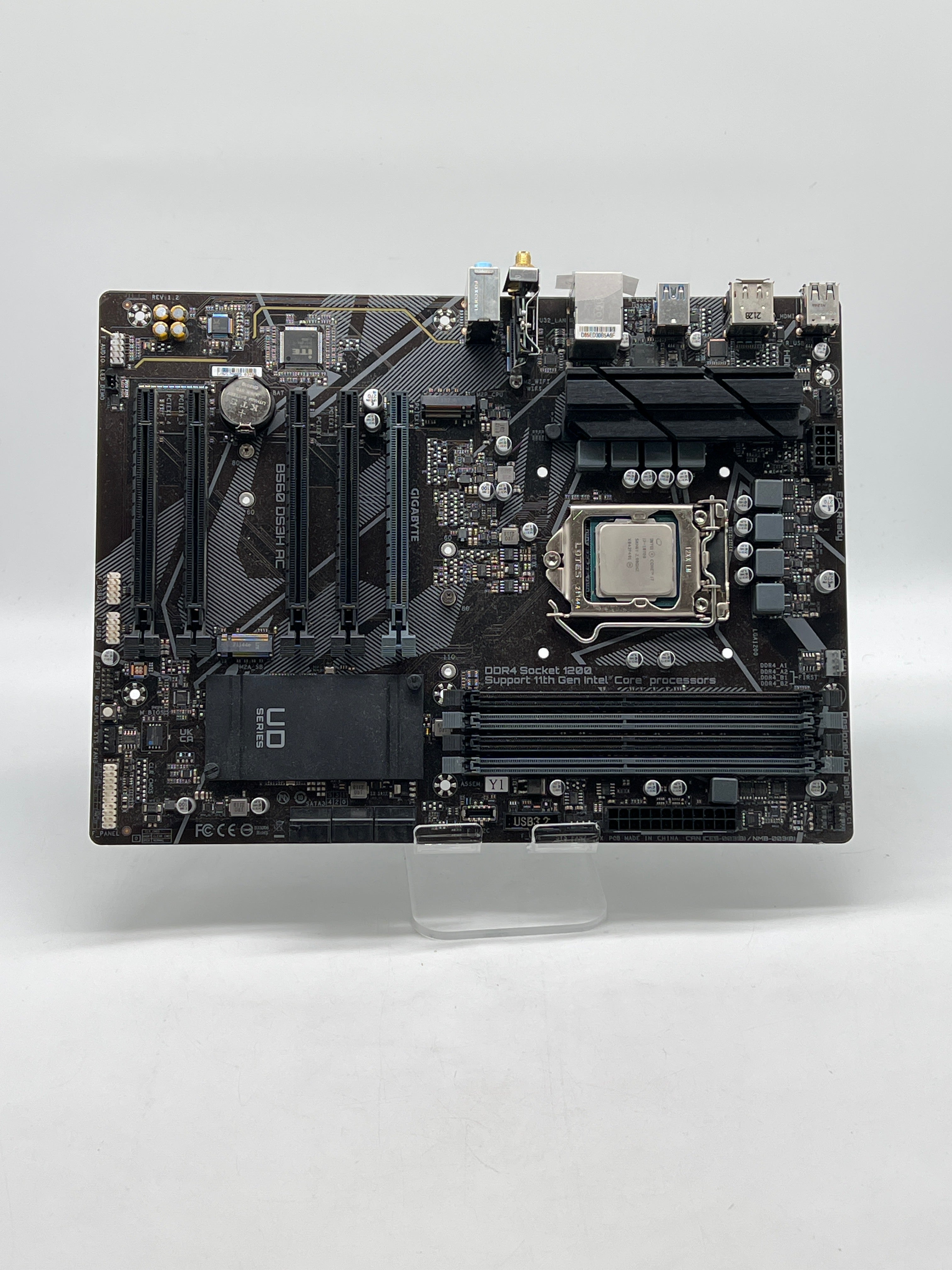Gigabyte B560 DS3H w/ Intel Core i7-10700 - Used