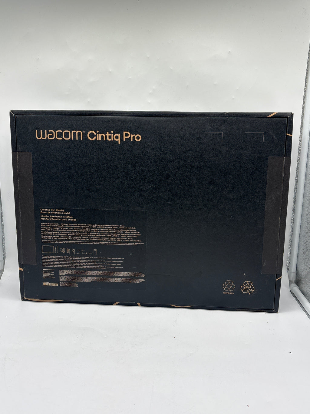 Wacom Cintiq Pro 17 DTH172 17.3in 4K Pen Display Black - New