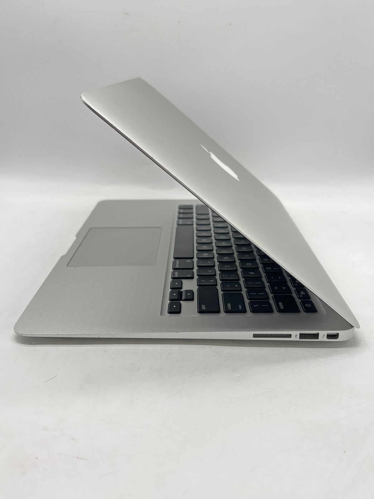 Apple MacBook Air 13in Mid 2013 A1466 Core i7 4GB RAM 121GB Flash Silver - Used