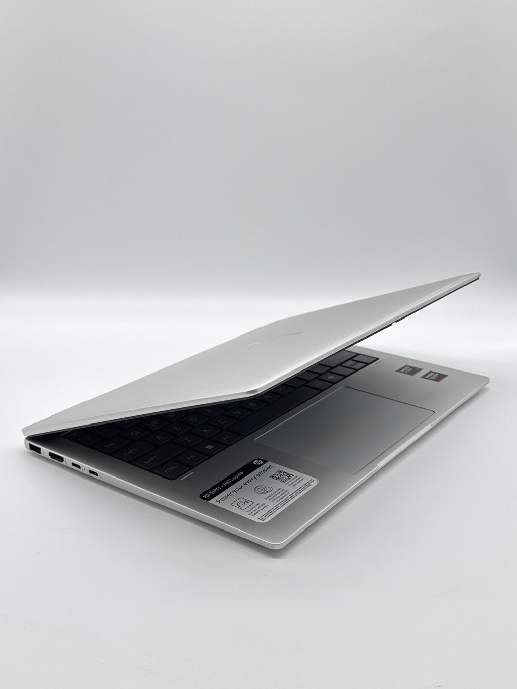 HP ENVY X360 14" AMD Ryzen 7 16GB RAM 1TB SSD
