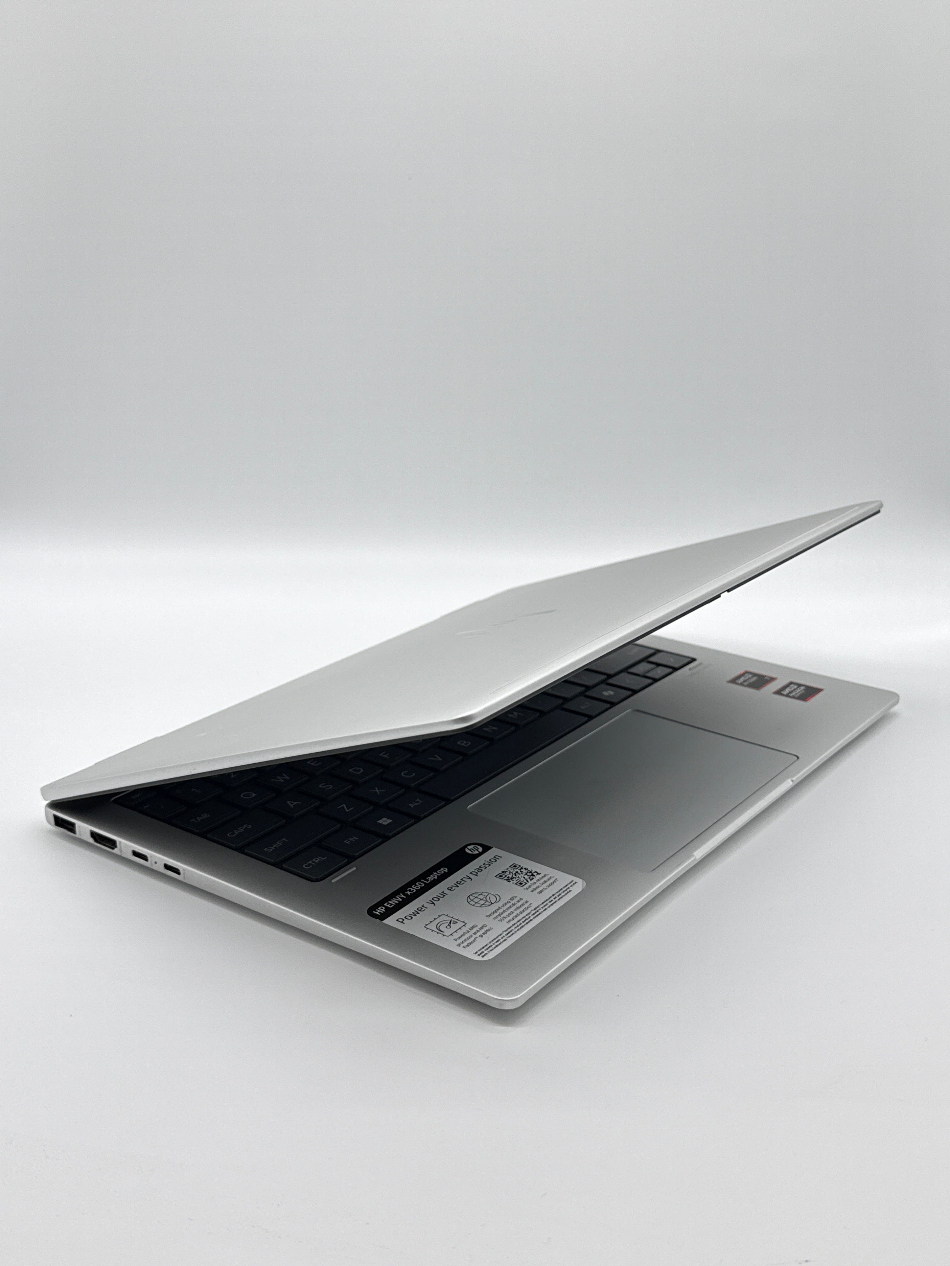 HP ENVY X360 14" AMD Ryzen 7 16GB RAM 1TB SSD