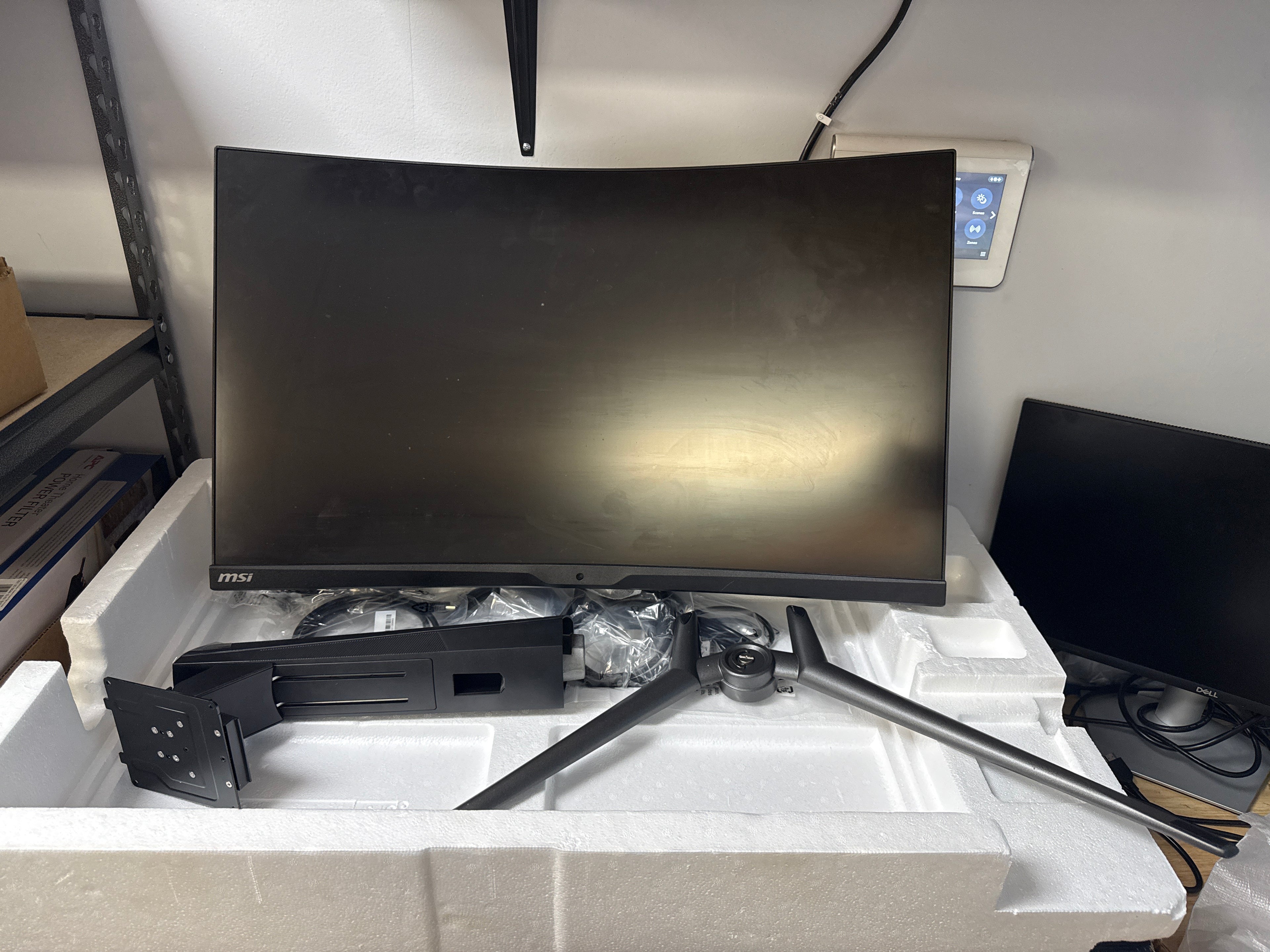 MSI MPG Artymis 323CQR 3DB1 32" Curved Gaming Monitor 165Hz 1ms HDR Black