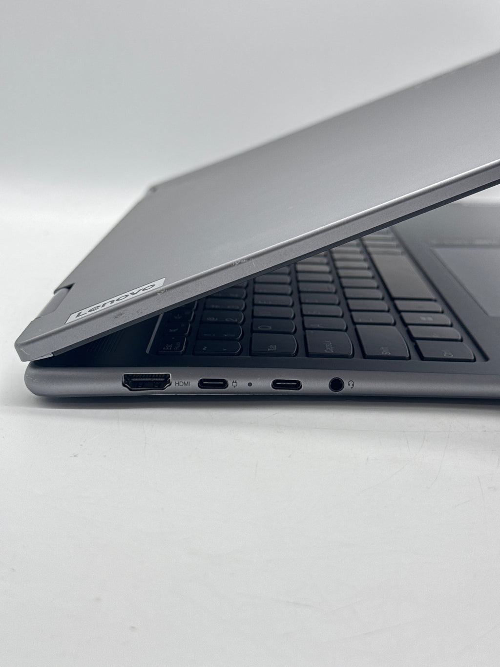 Lenovo Yoga 2-in-1 16AHP9 16" Ryzen 5 8640HS 8GB RAM 512GB SSD Gray - READ