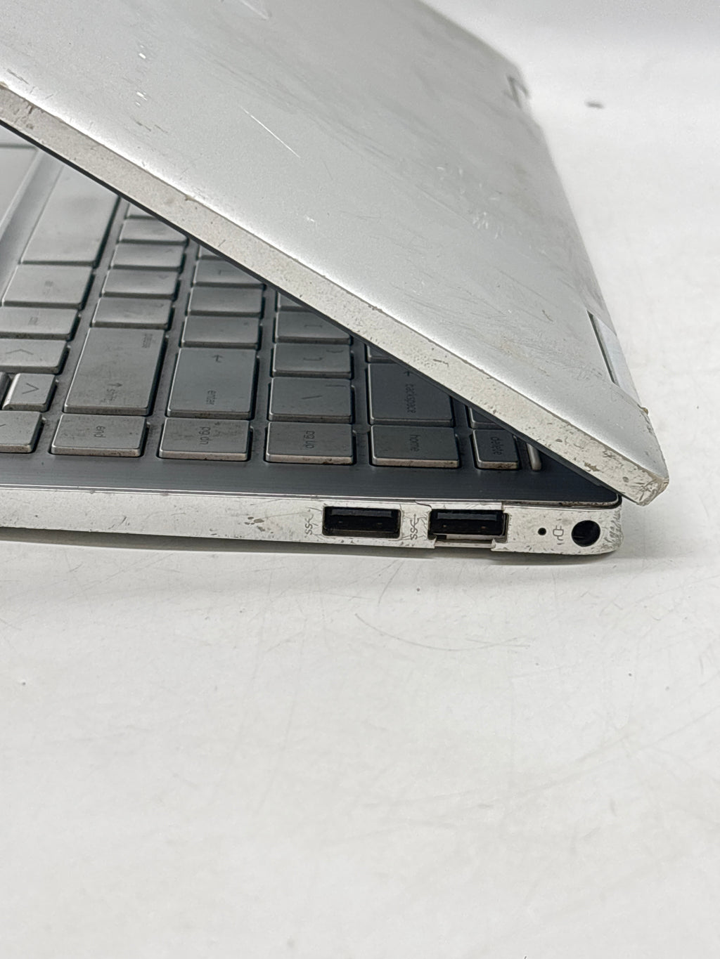 HP Pavilion x360 14-dy2050wm i5-1235U 8GB RAM 256GB SSD Read
