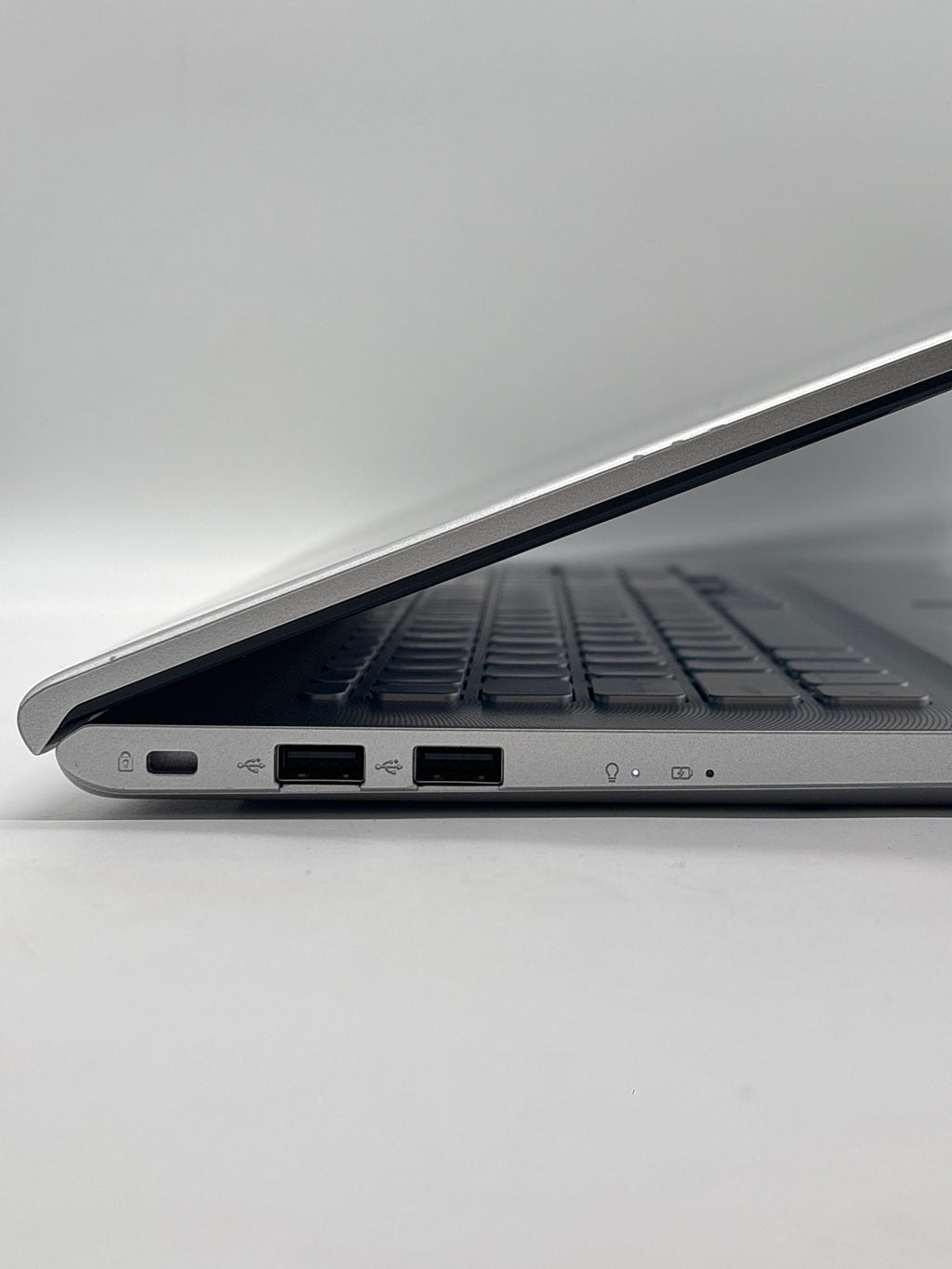 Asus VivoBook X712J i5-1035G112 12GB RAM 1TB SSD - For Parts (Read DESC)