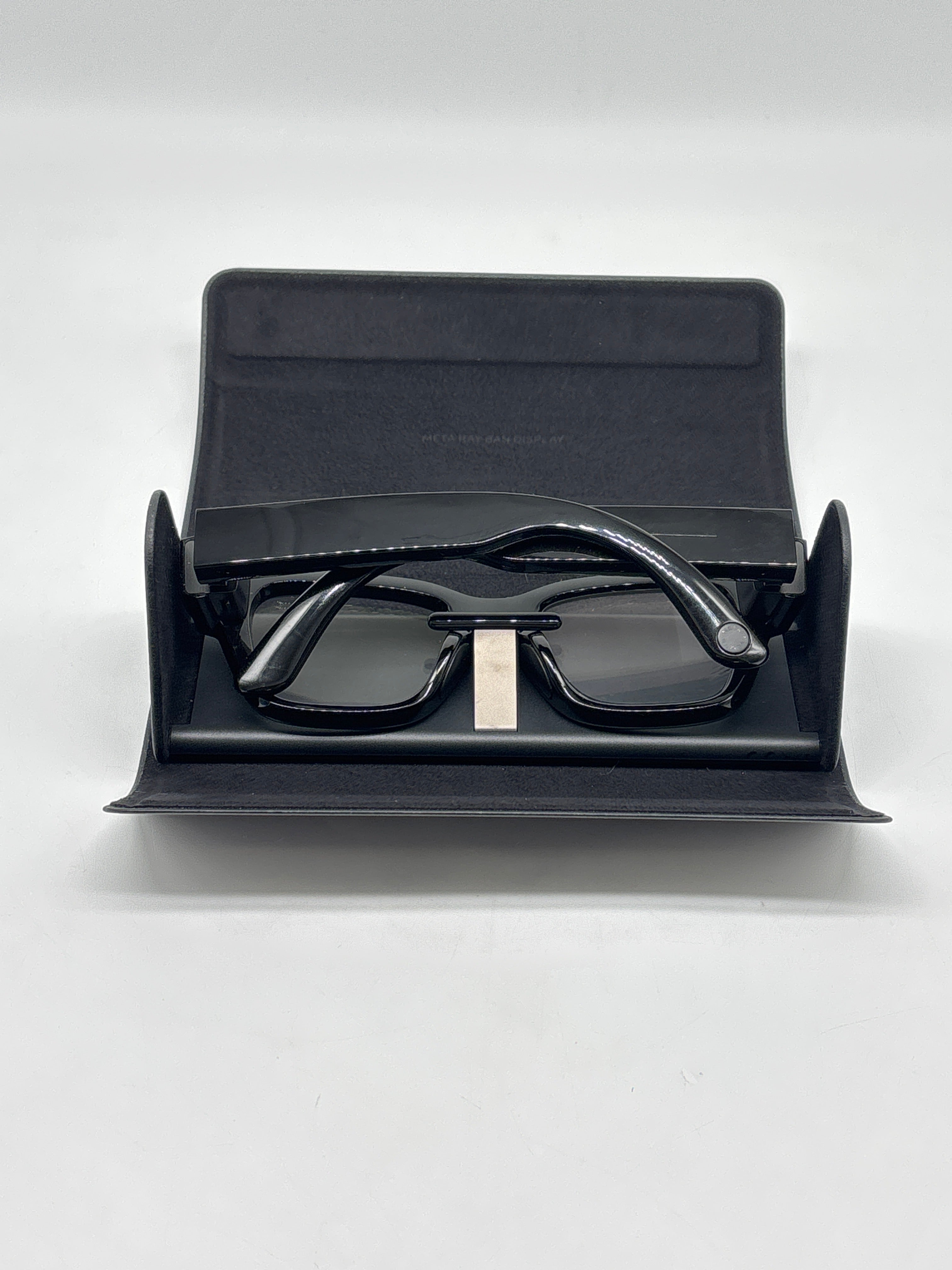 Meta Ray-Ban Display AI Smart Glasses Large Frame with Neural Band Size 3 - Used