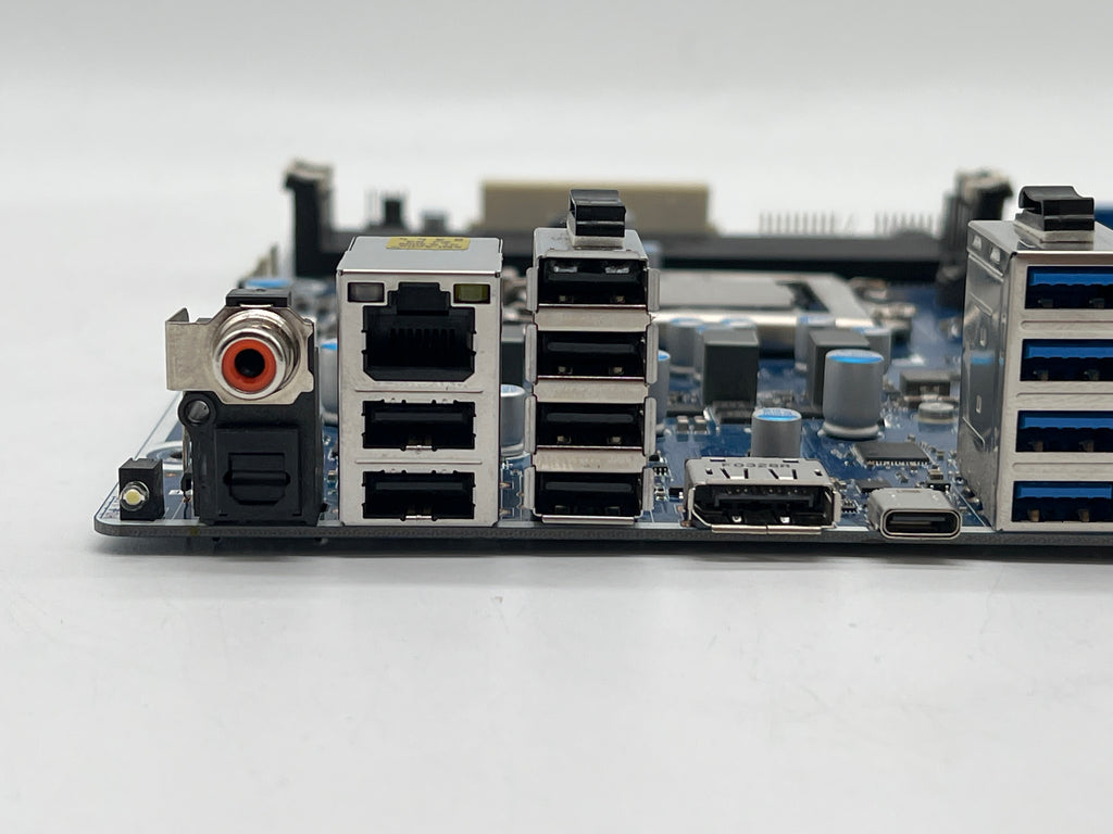 Dell Alienware Aurora R6 IPKBL-SC DDR4 LGA1151 mATX with Intel Core i7-7700 - For Parts