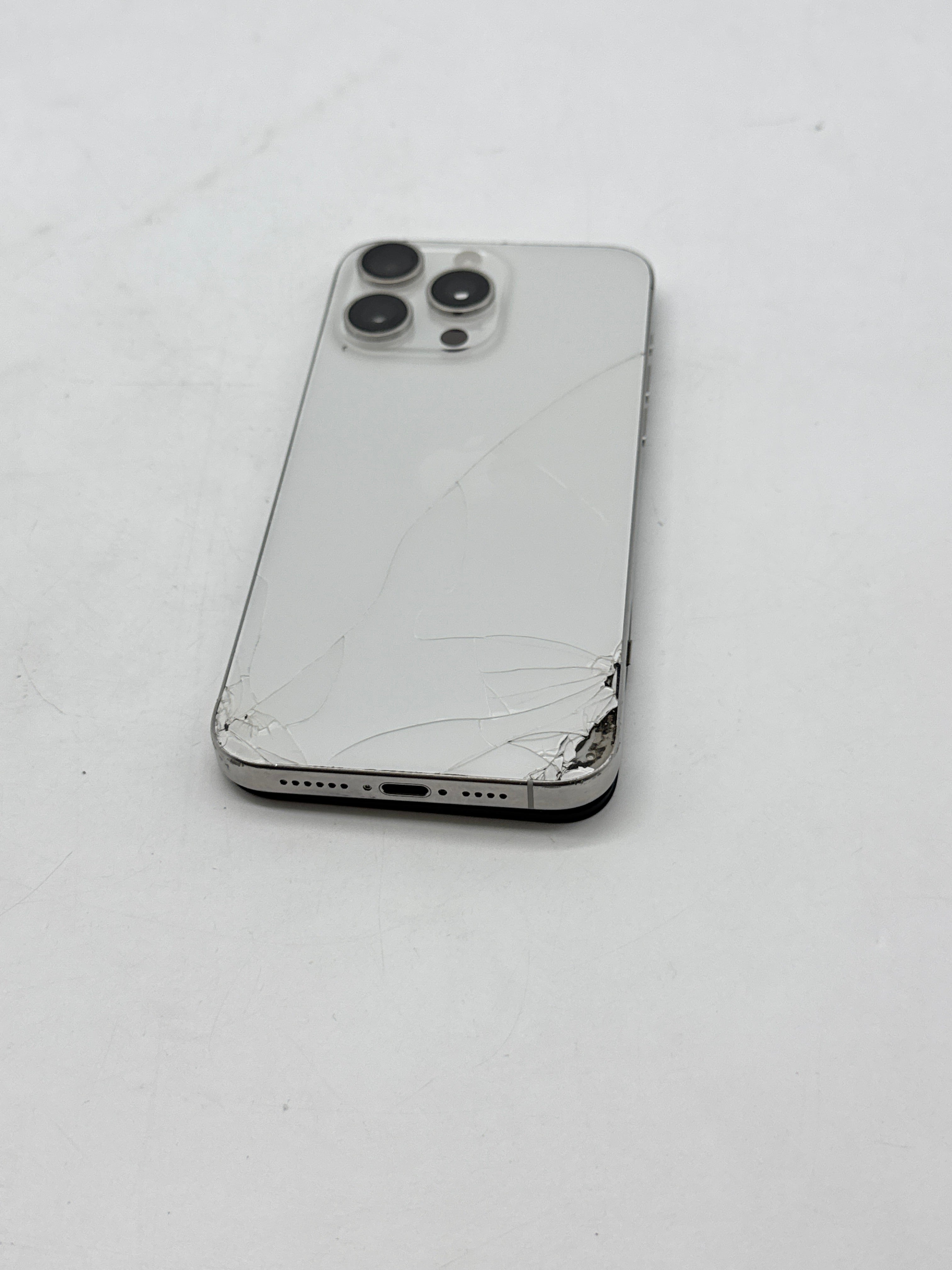 Apple iPhone 15 Pro Max 256GB Unlocked - Cracked Screen/Back