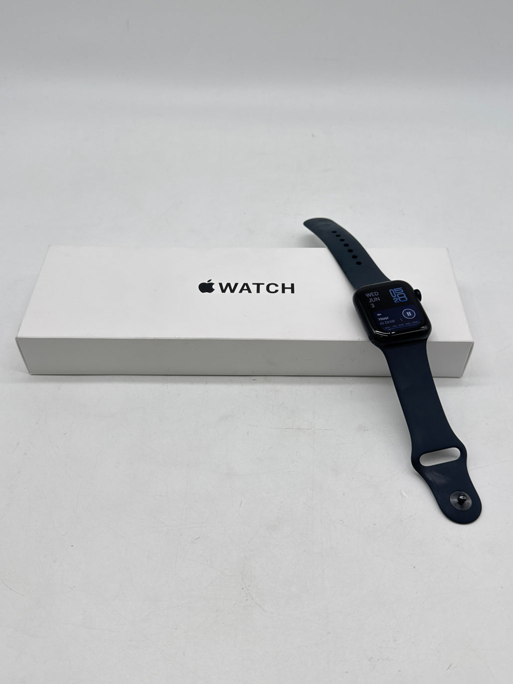 Apple Watch SE 3 Cellular GPS A3326 40mm Aluminum - Used with Box