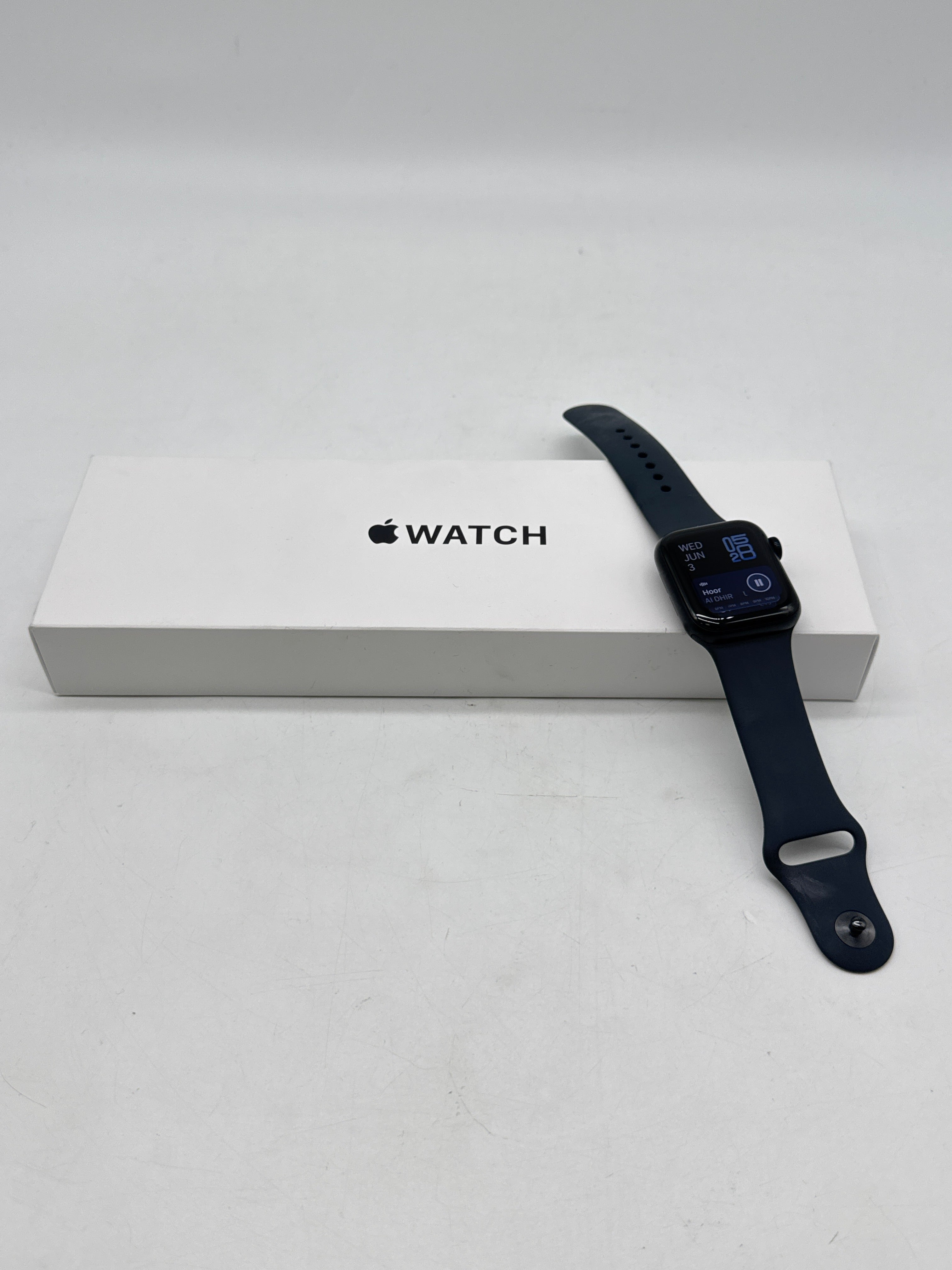 Apple Watch SE 3 Cellular GPS A3326 40mm Aluminum - Used with Box