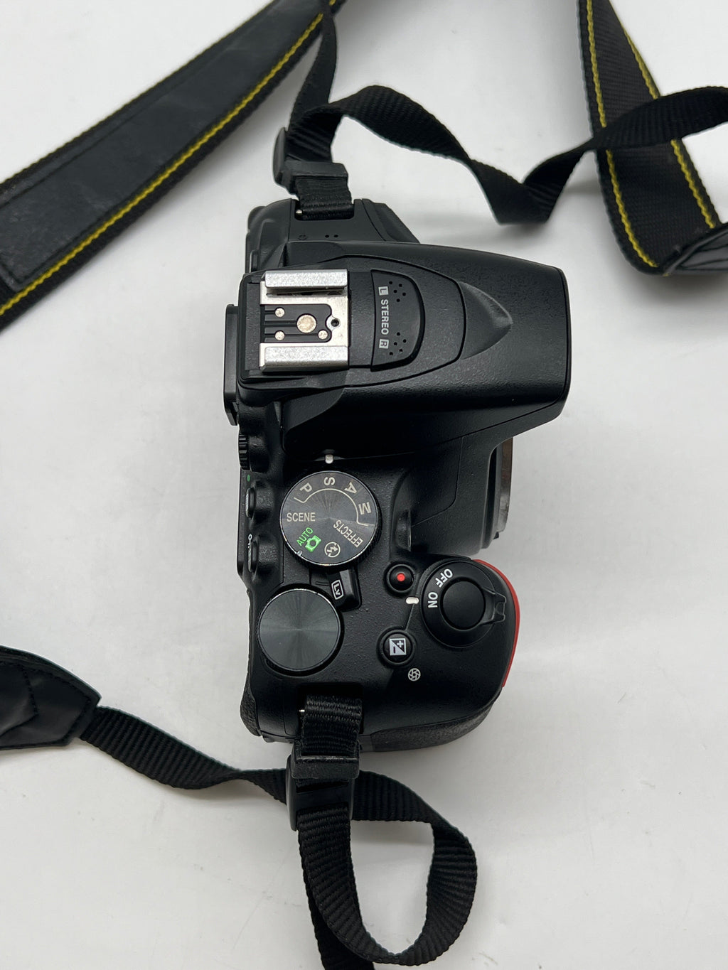Nikon D5600 Digital SLR Camera Black 24.2 MP With Lens - Used
