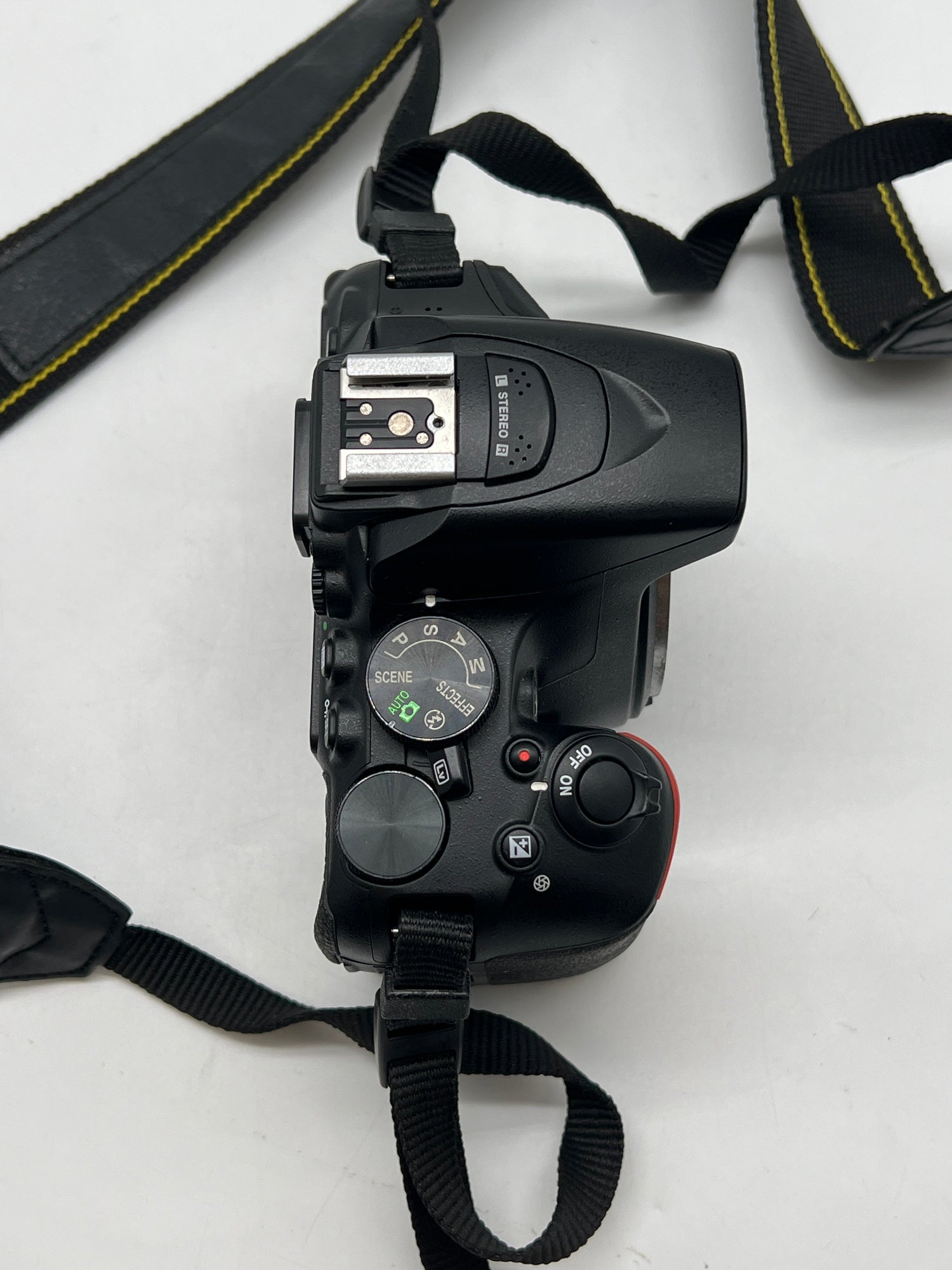 Nikon D5600 Digital SLR Camera Black 24.2 MP With Lens - Used