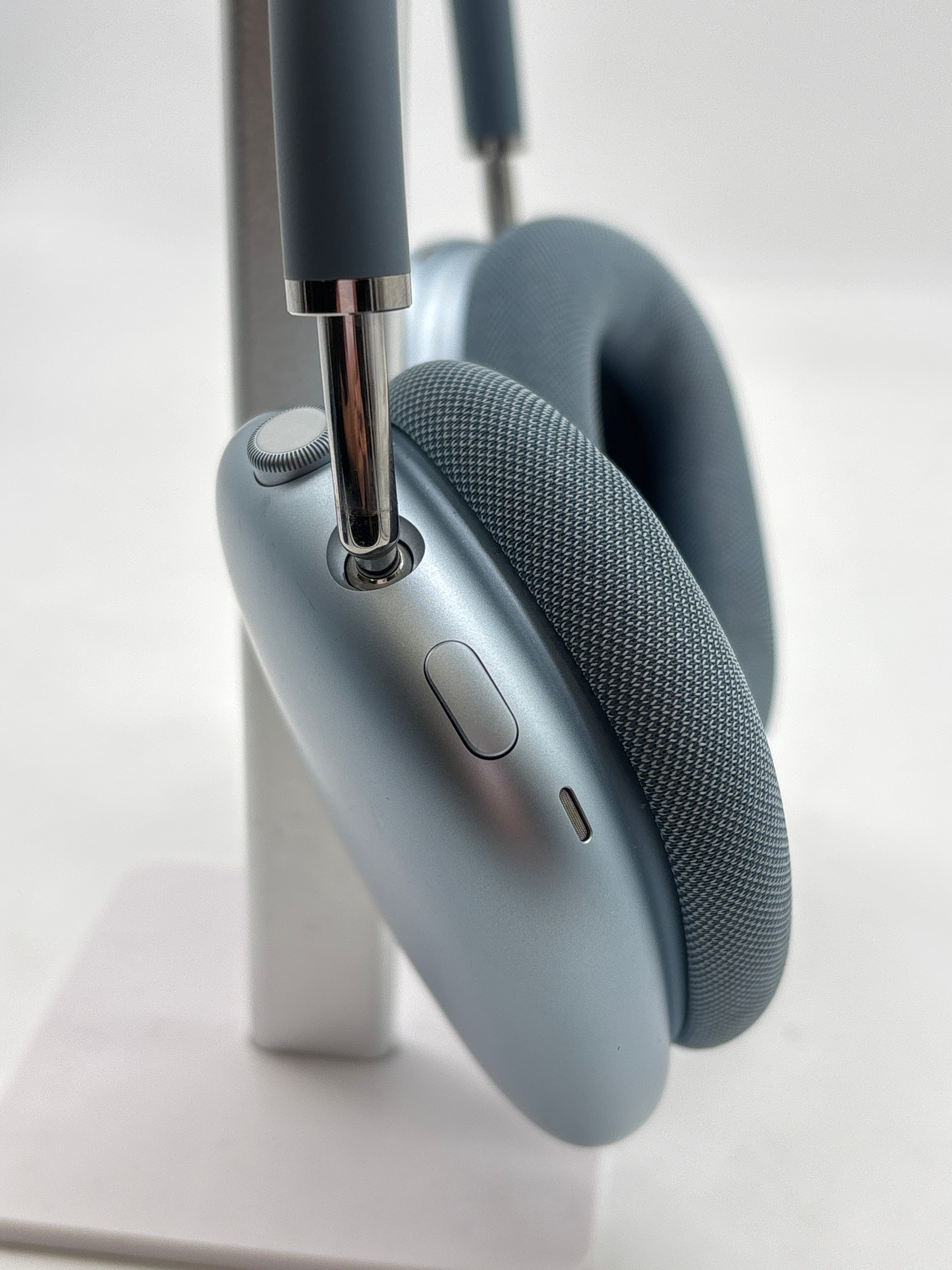 Apple AirPods Max A3184 (USB-C) Headphones Blue - Used