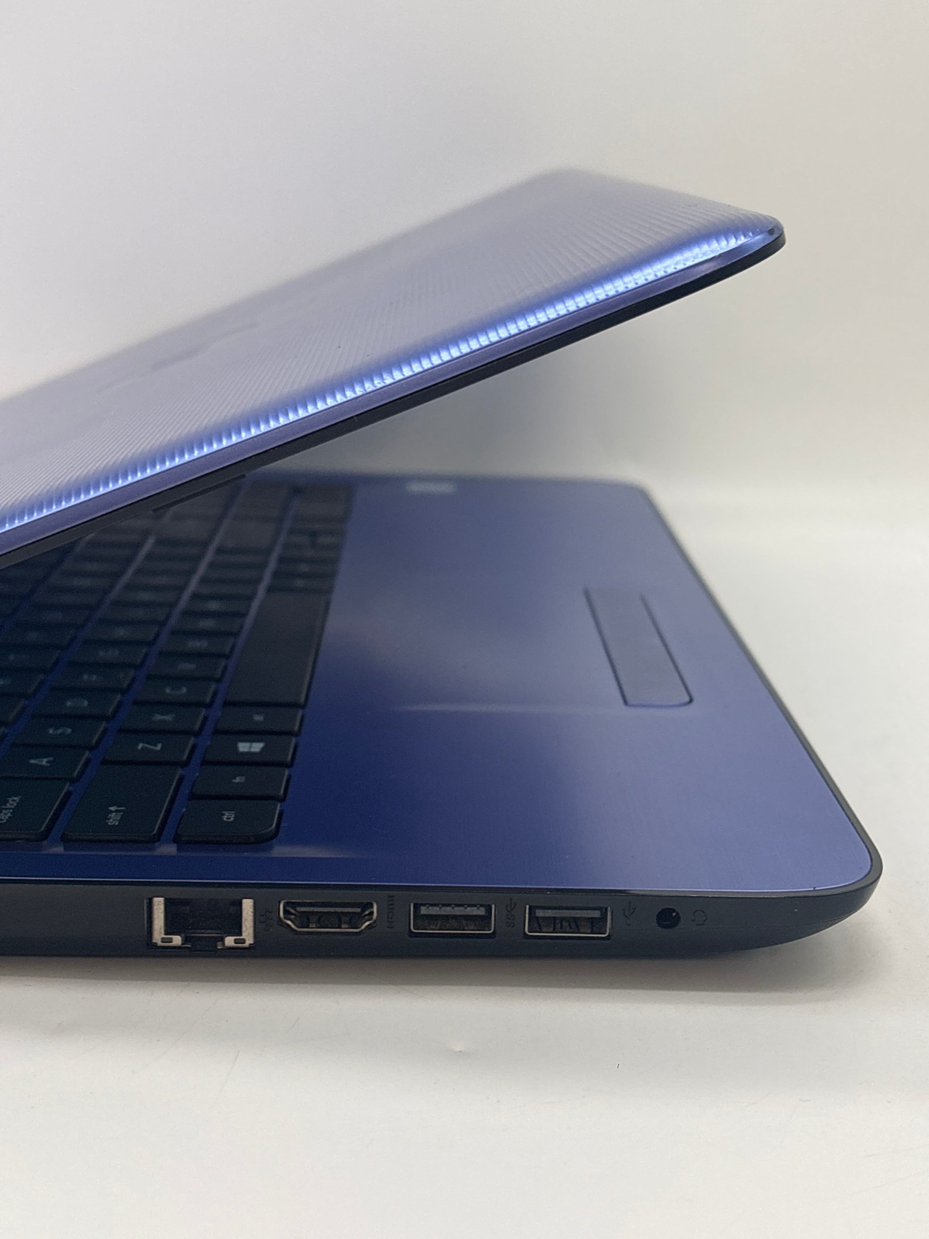 HP 15t-ay100 15.6" Core i3-7100U 8GB RAM 128GB SSD Blue - Used