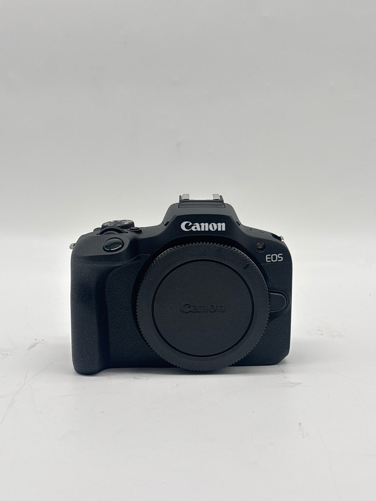 Canon EOS R100 Mirrorless Digital Camera 24.1MP with RF-S 18-45mm Lens - Used