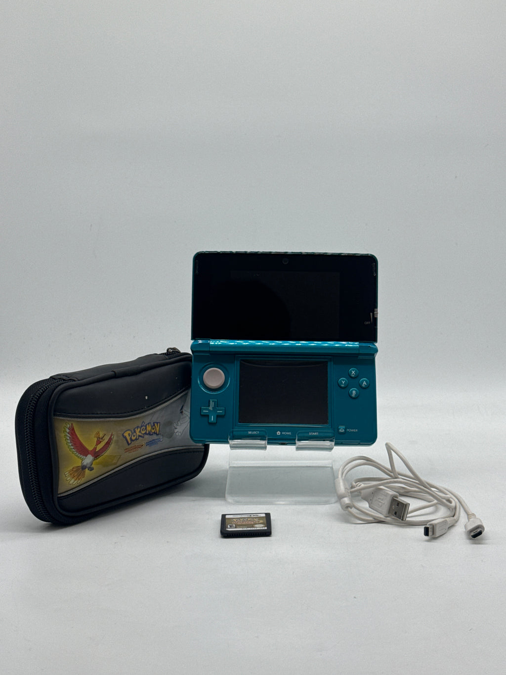 Nintendo 3DS CTR-001 Aqua Blue w/ Pokemon HeartGold Game - Used