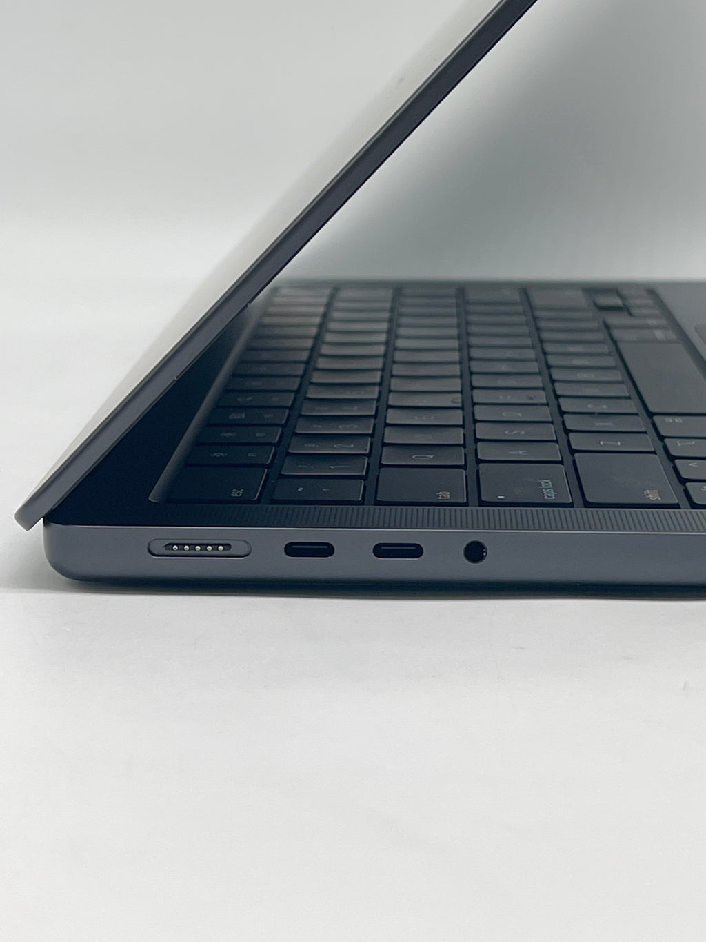 Apple MacBook Pro 14" M4 16GB RAM 512GB SSD - Used