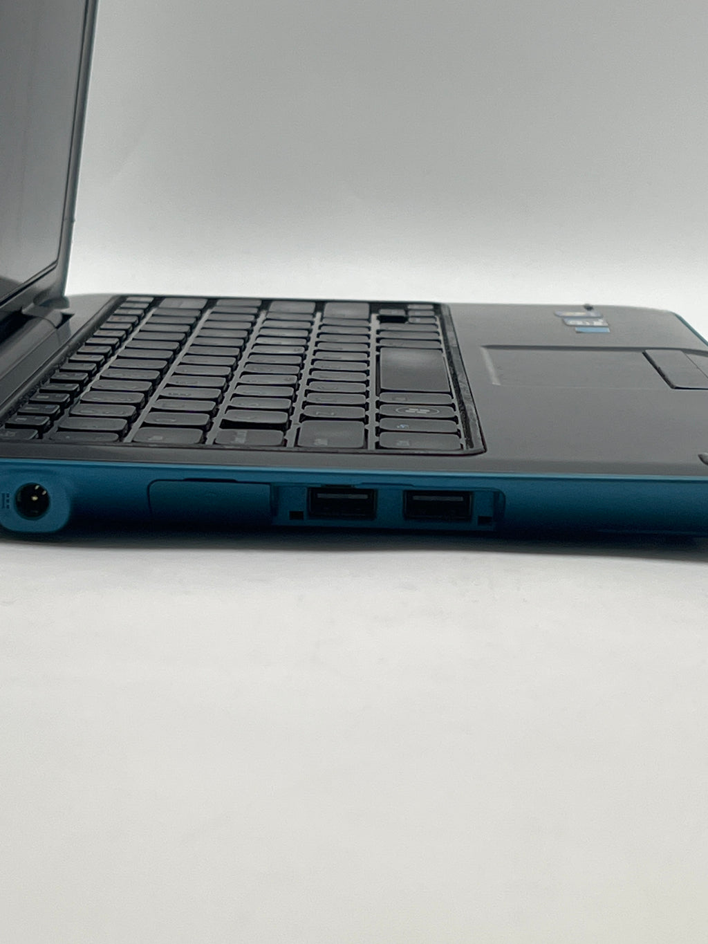 Dell Inspiron 1090 Intel Atom N550 2GB RAM 320GB HDD Touch - Used