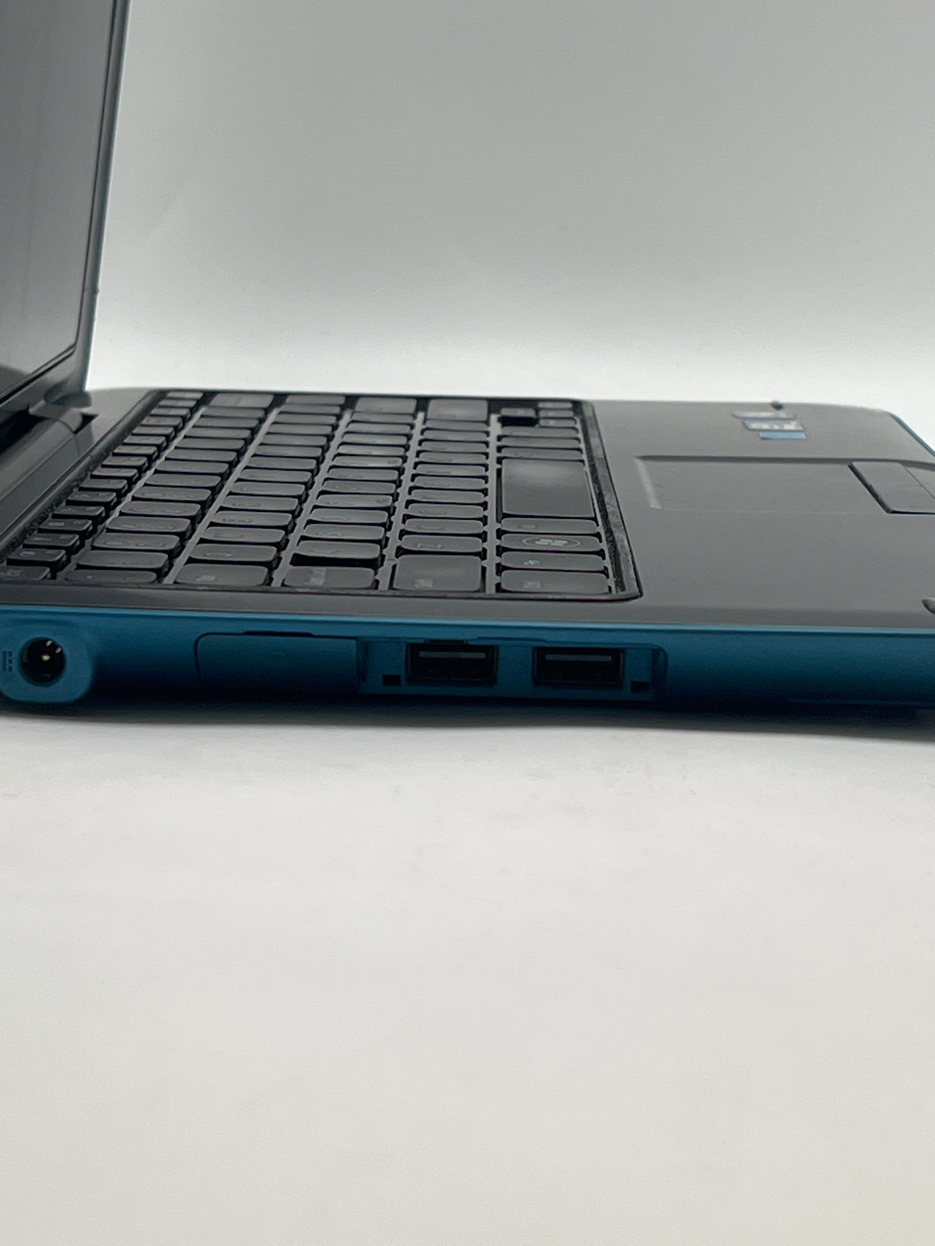 Dell Inspiron 1090 Intel Atom N550 2GB RAM 320GB HDD Touch - Used