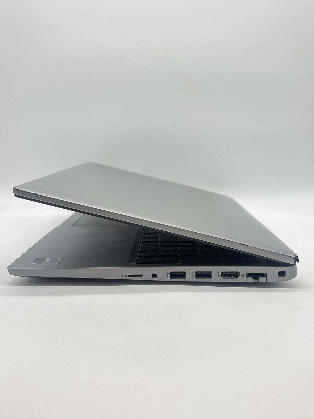 Dell Latitude 5530 i5-1245U 16 GB RAM 512 GB SSD - For Parts (Crack on Corner)