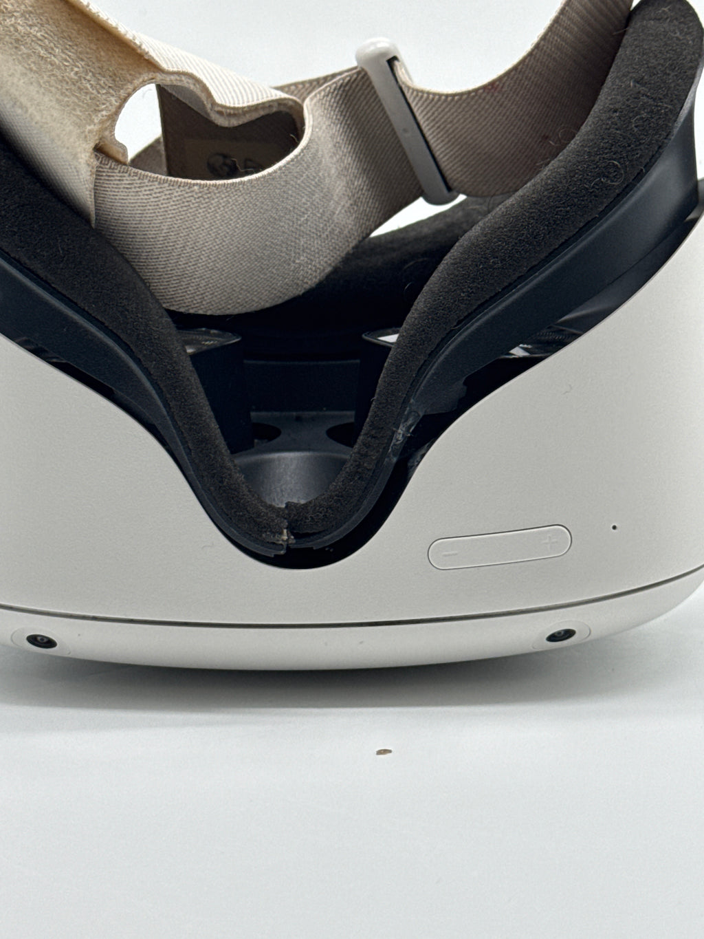 Meta Quest 2 All-In-One VR Headset 64GB - Cracked Frame, Read