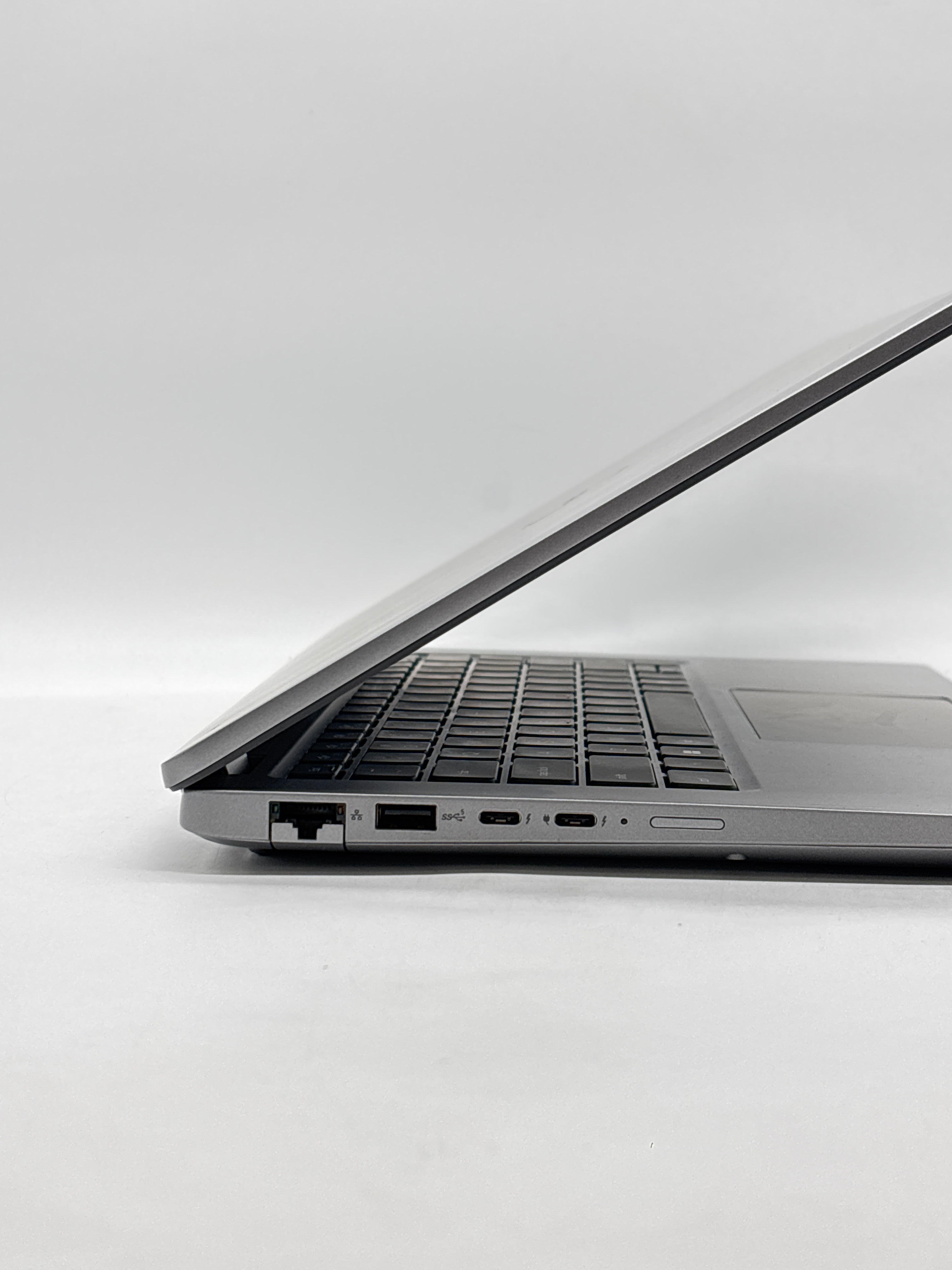 Dell Latitude 5450 14 in Ultra 7 165H 32GB RAM 512GB SSD Silver - Used