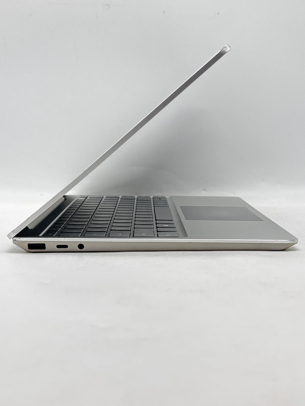 Microsoft Surface Laptop Go 1943 i5-1035G1 8GB RAM 128GB SSD - USED