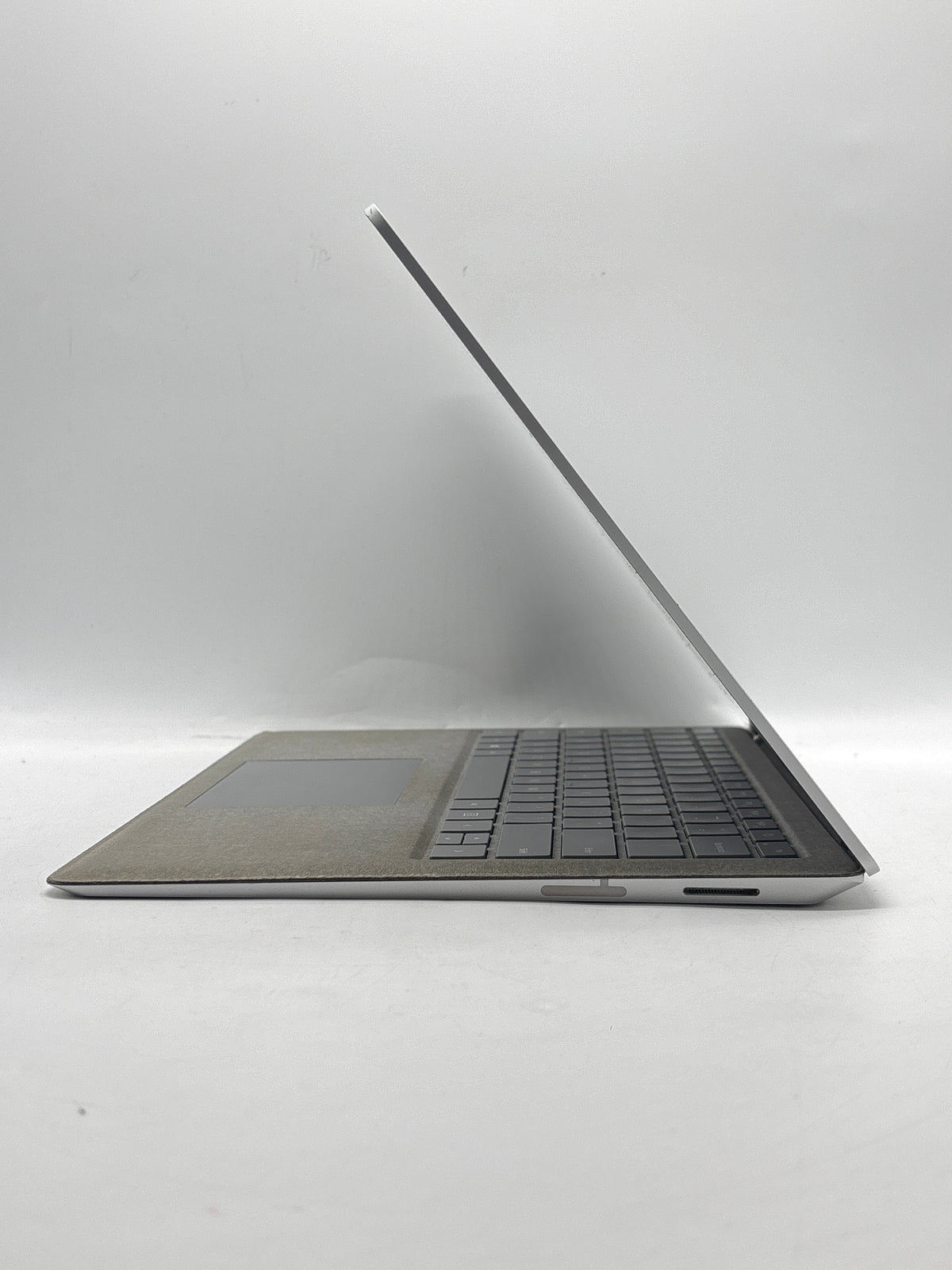 Microsoft Surface Laptop 1769 14-inch i5-7200U 4GB RAM 128GB SSD - Used