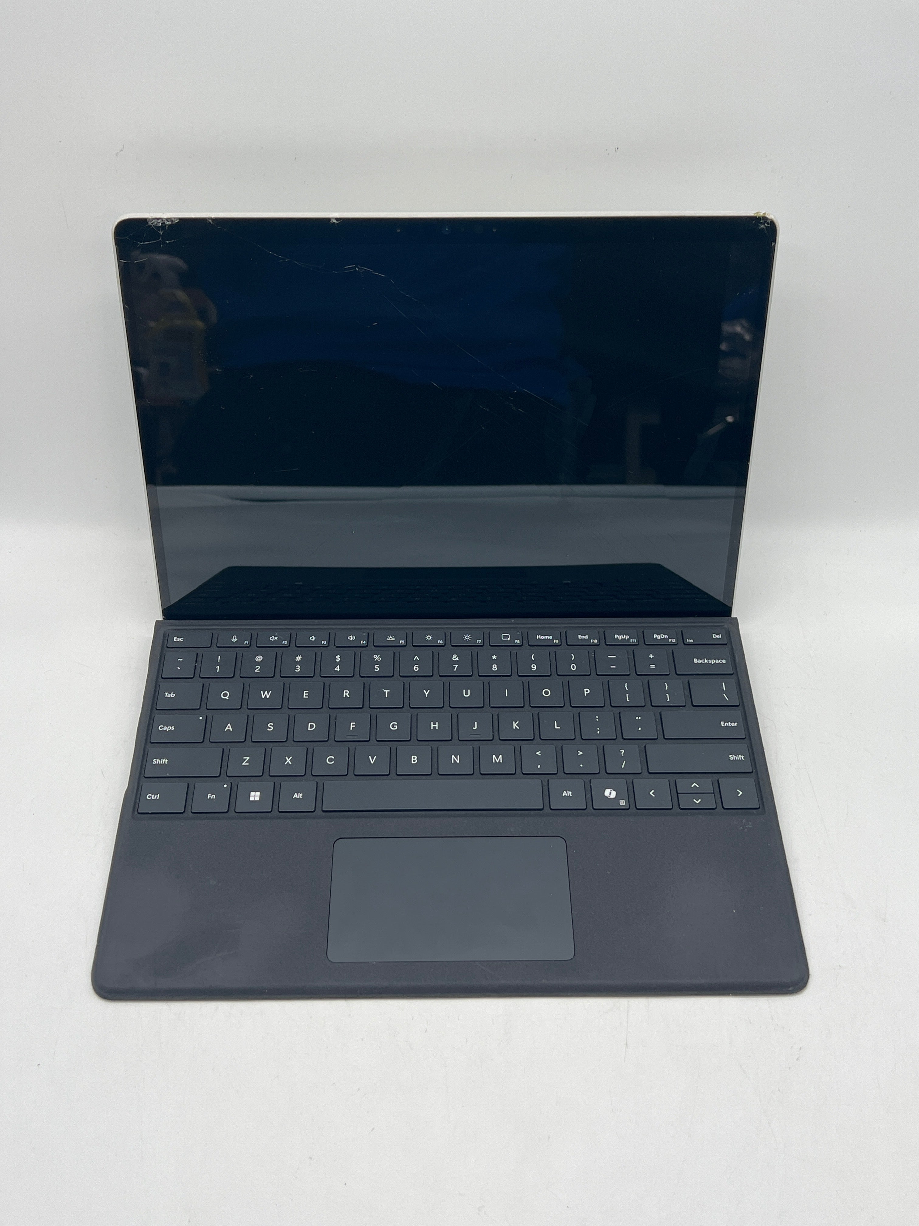 Microsoft Surface Pro 8 1982 i7-1185G7 16GB RAM 256GB SSD - Cracked screen
