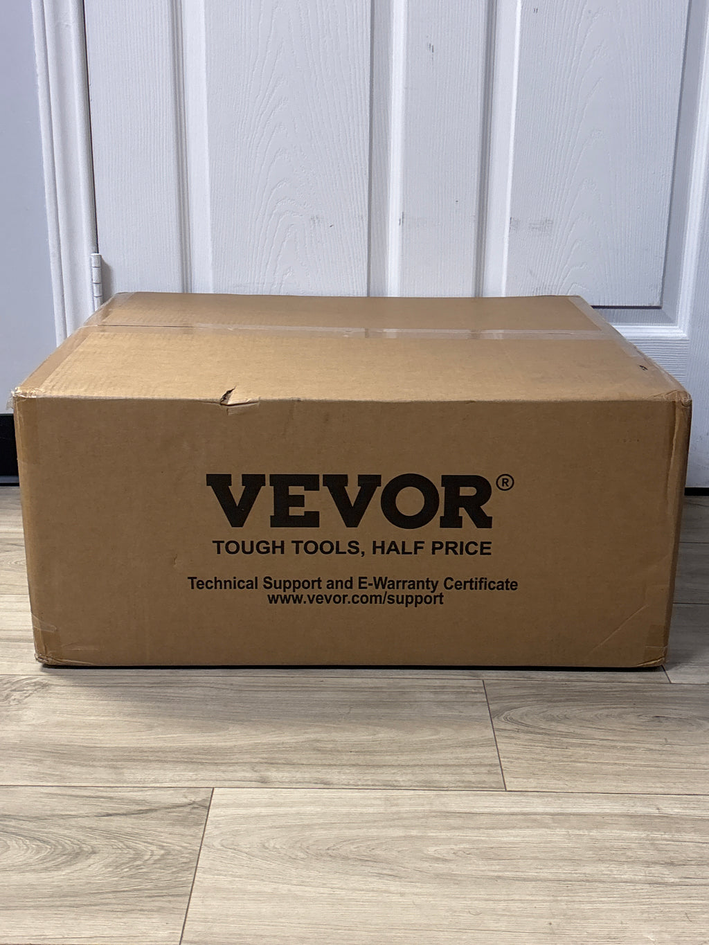 VEVOR S13-001a Walk-behind Hand Push Floor Sweeper 25.6" - New In Box